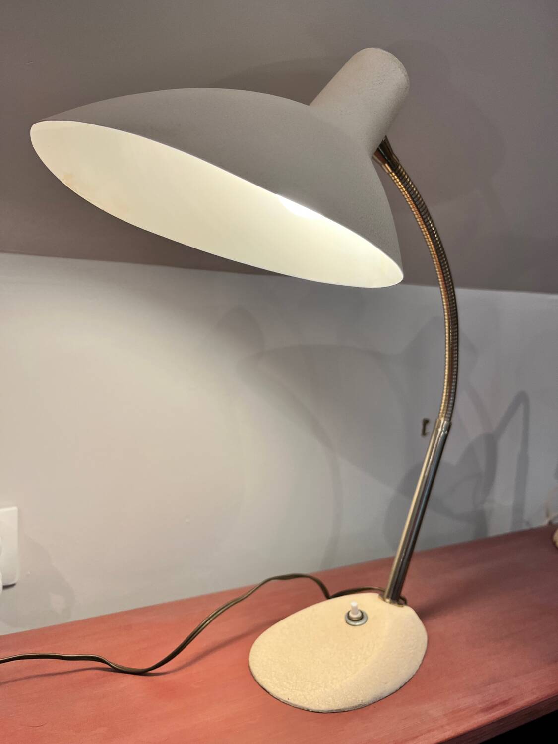 Desk lamp