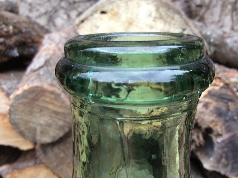 Dame-jeanne en verre soufflé couleur vert  15 litres