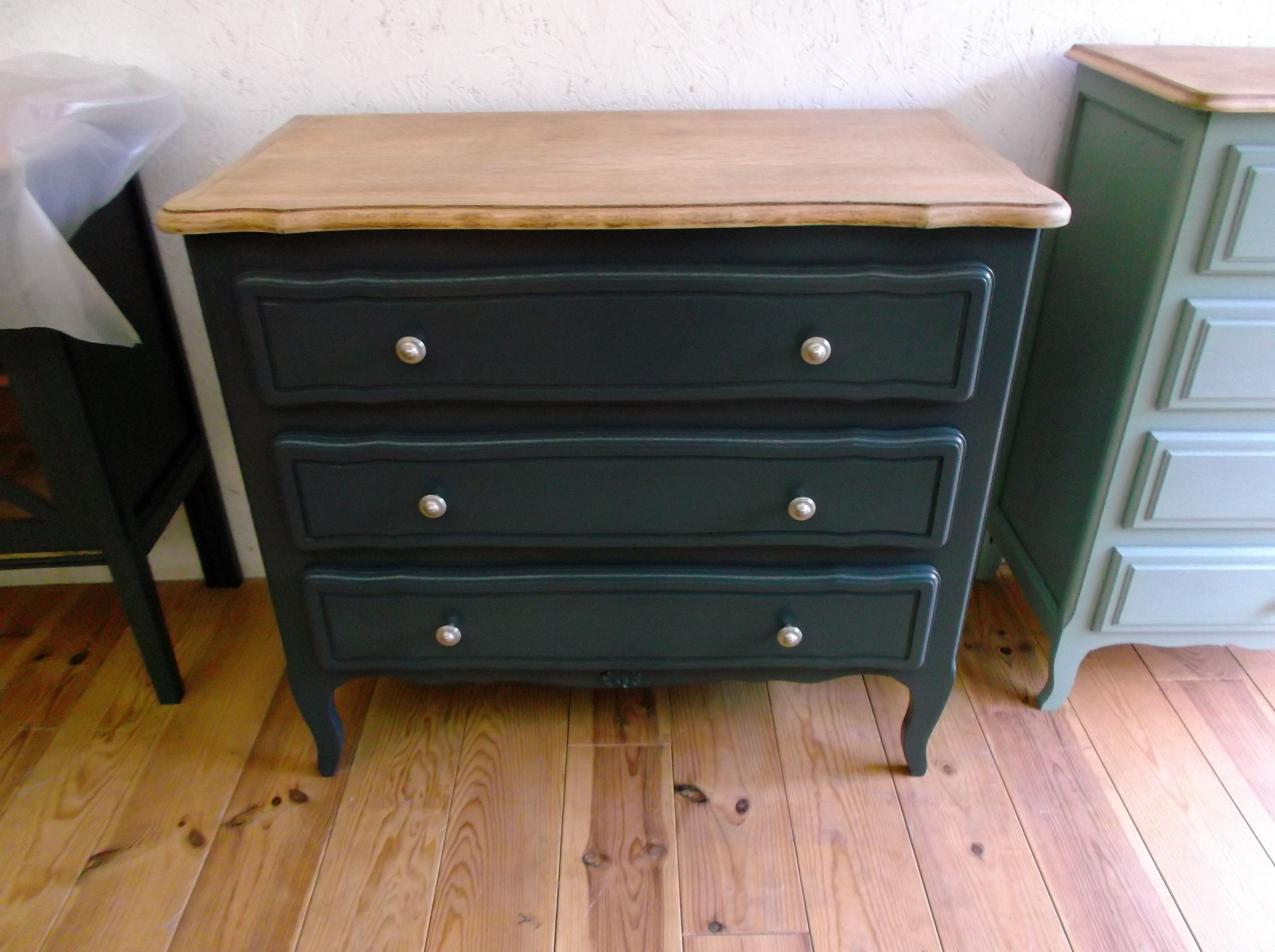 Chest of drawers