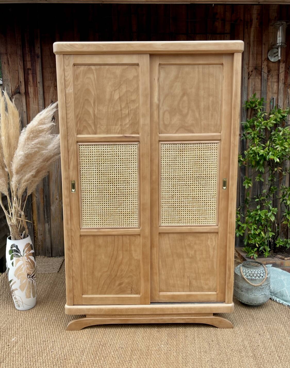 Sliding door wardrobe