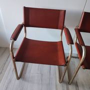 Chaises fauteuils B34 cuir cognac et dorure