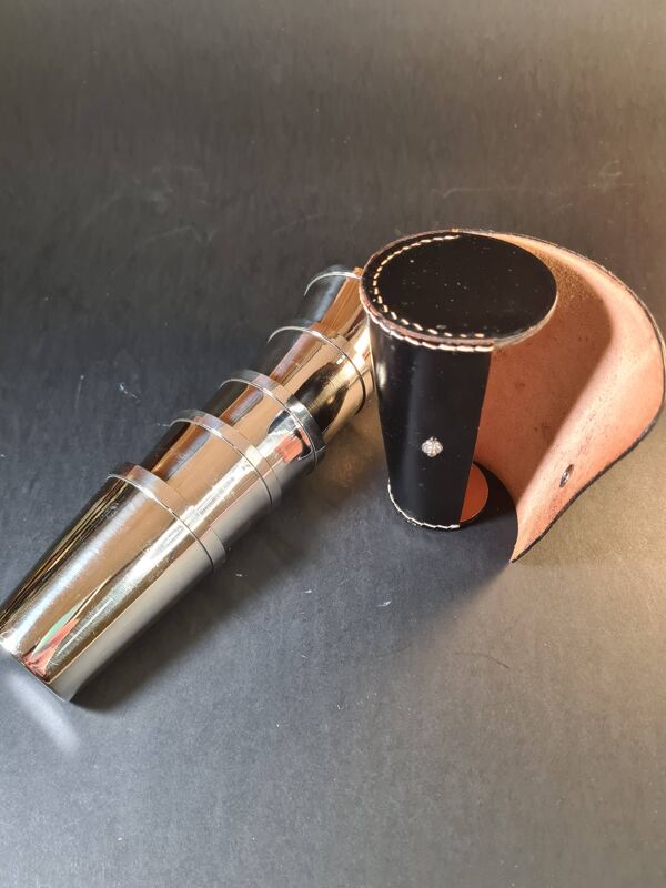 Set de 5 gobelets de chasse – métal argenté & intérieur vermeil, avec étui