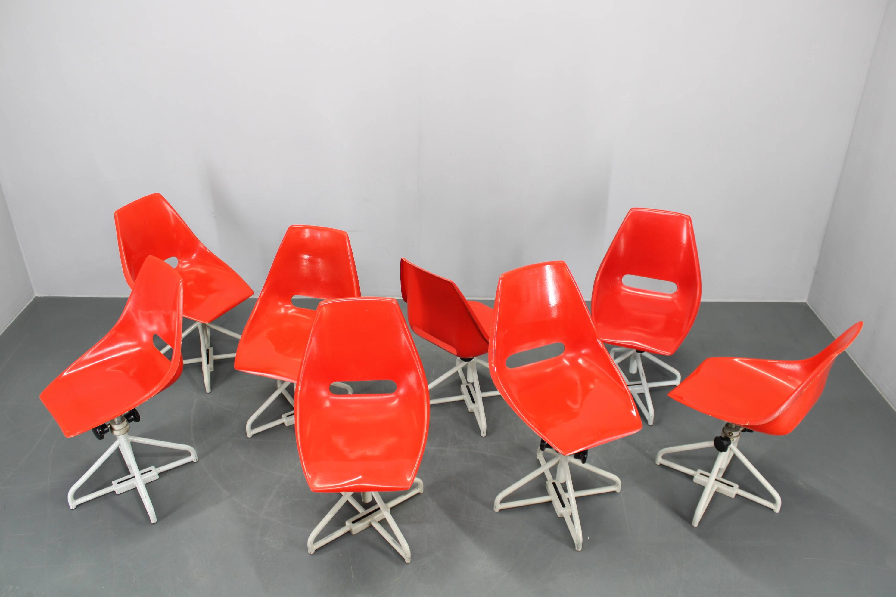 1960s Miroslav Navratil Set of Eight Fiberglass Chairs for Vertex, Czechosl