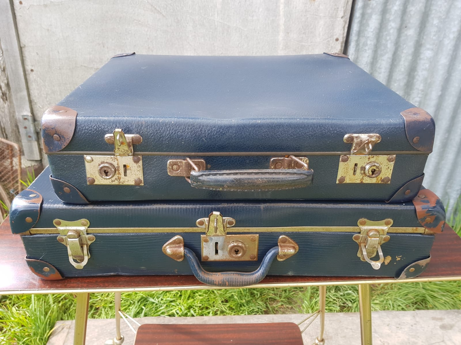 Pair Old Carton Blue Fibre - Reinforcements - Vintage Metal Anse