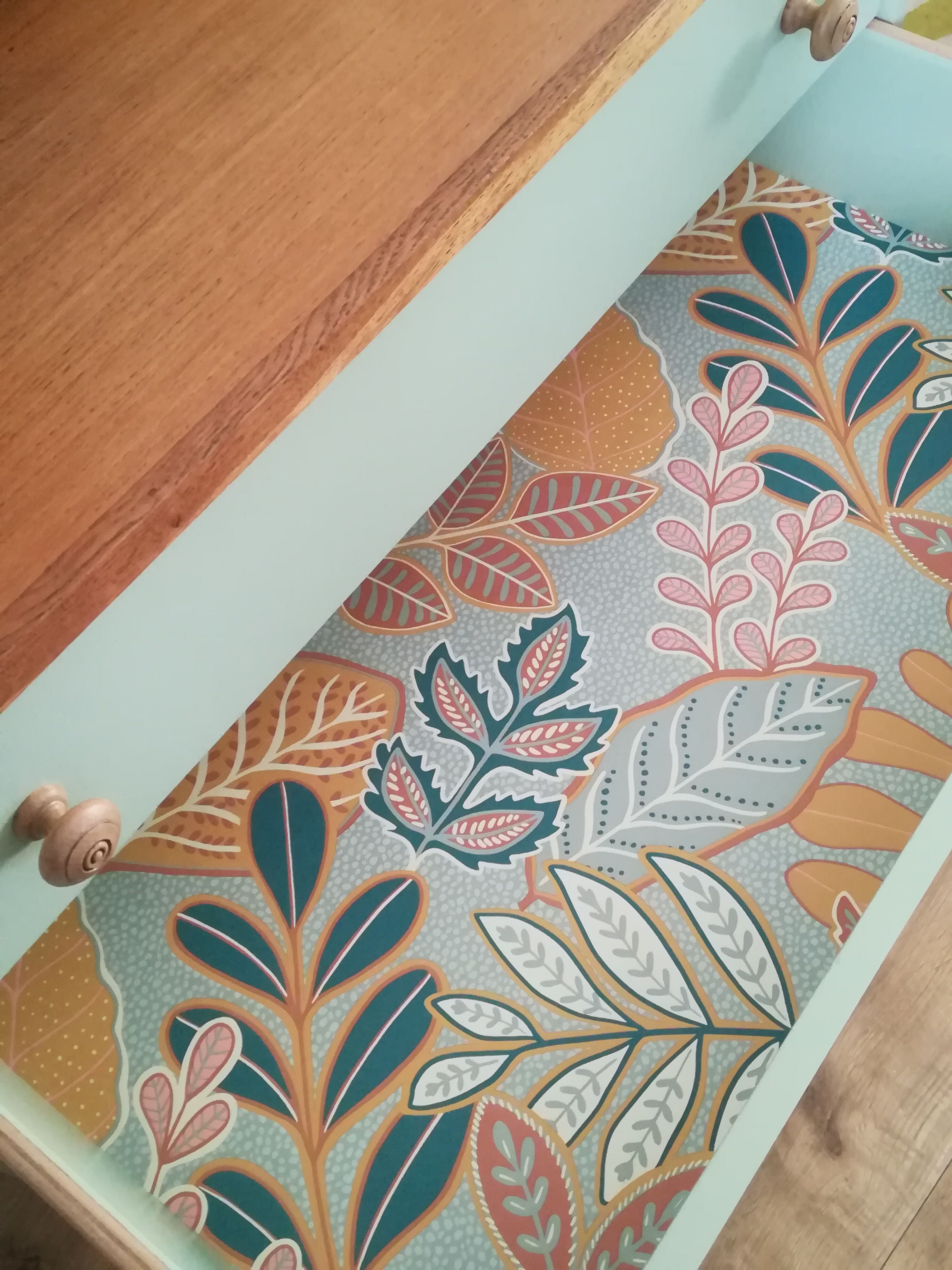 Vintage chest of drawers, extra desk