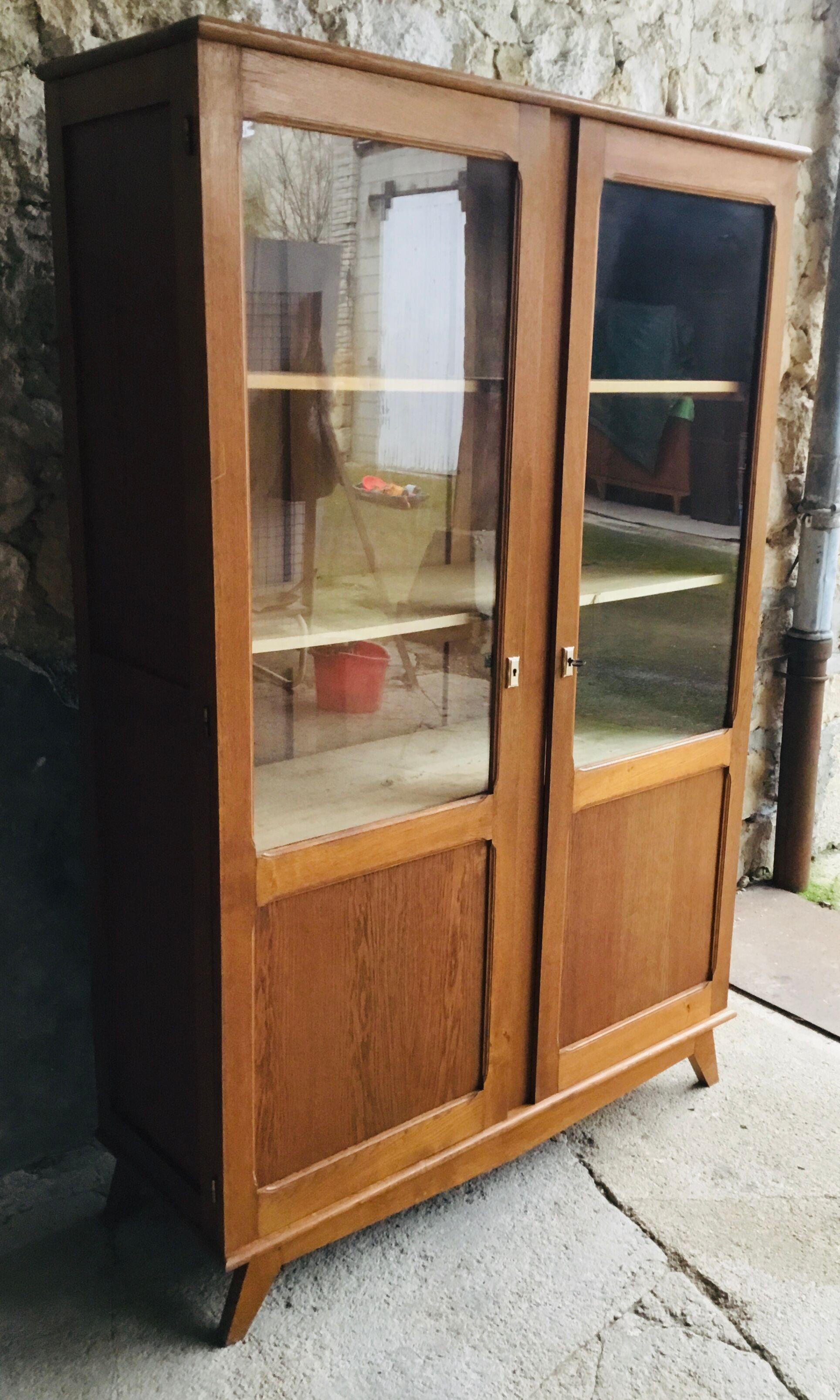Glass bookcase with compass feet - vintage 1960