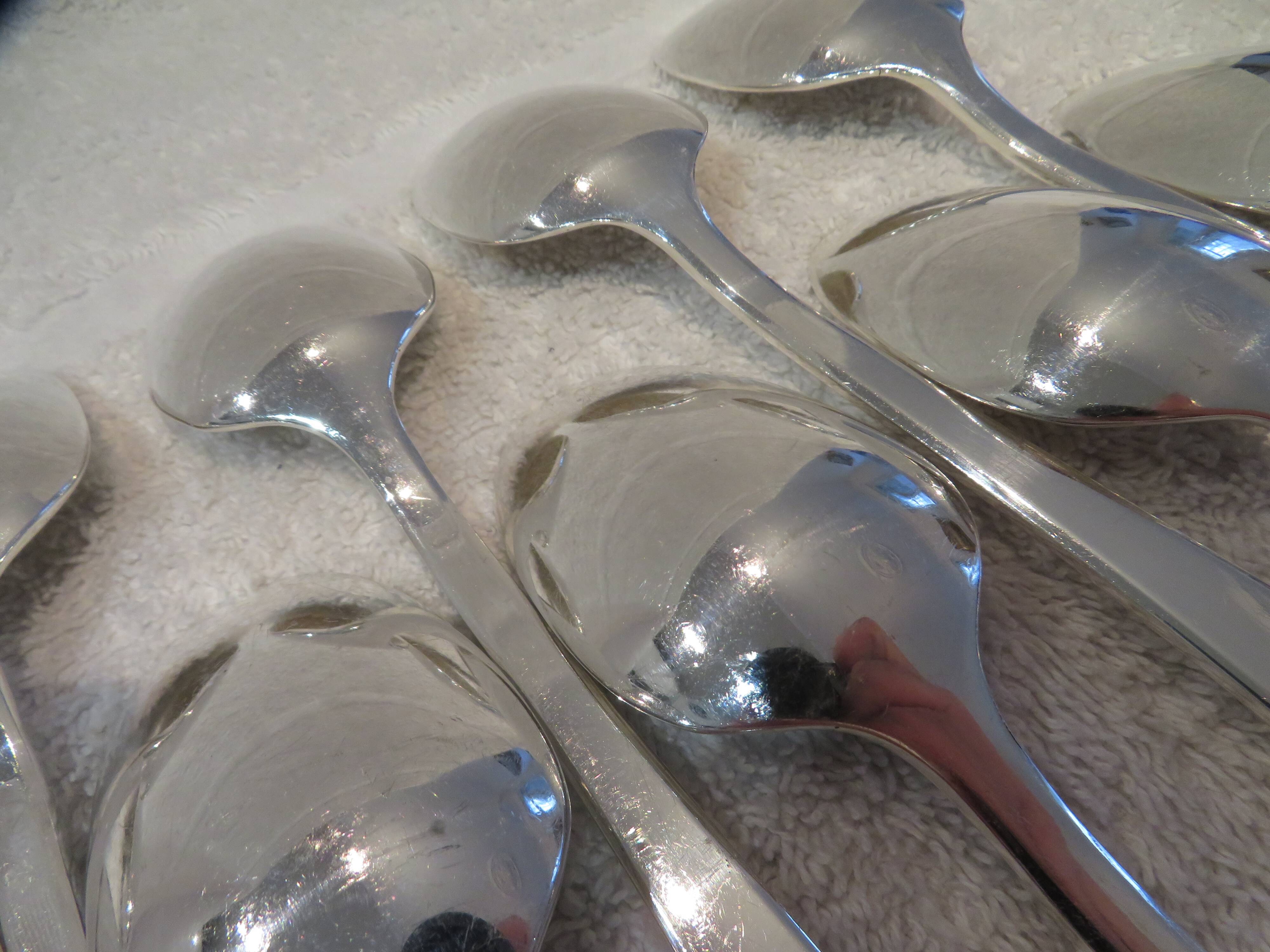12 Christofle Concorde silver plated dessert spoons, 17cm