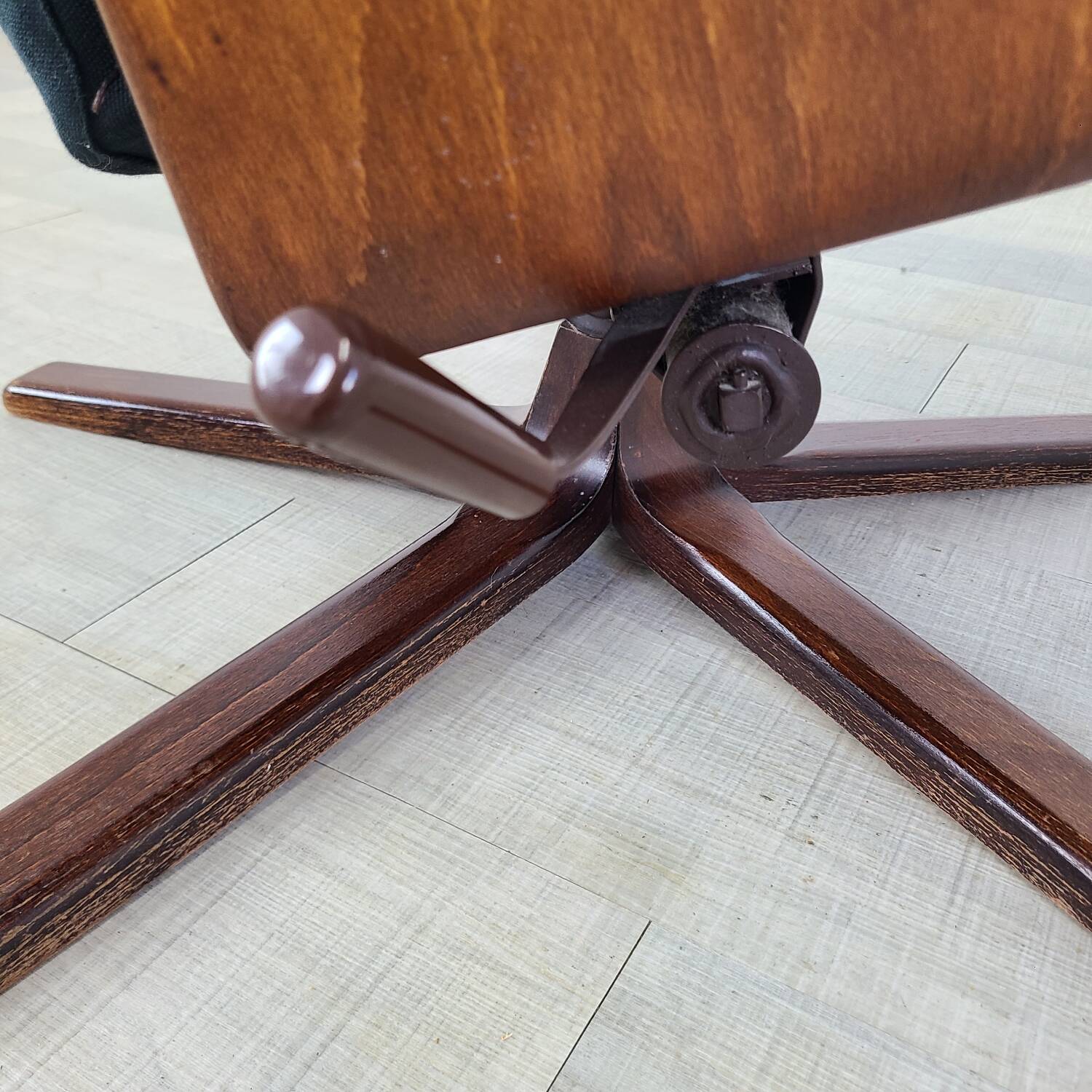 Fauteuil design scandinave cuir teck vintage Gote Mobler
