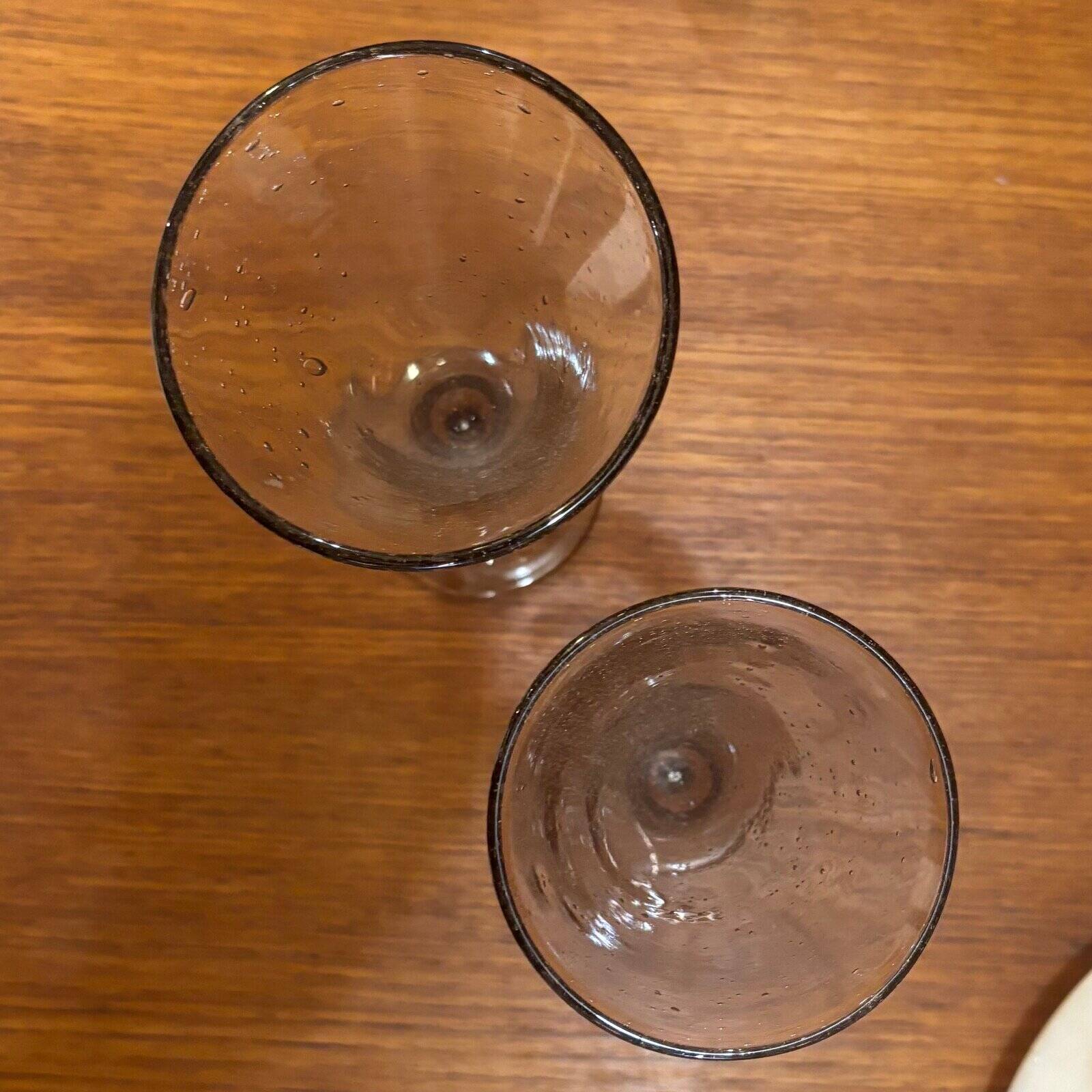 Set of champagne flutes in Biot glass