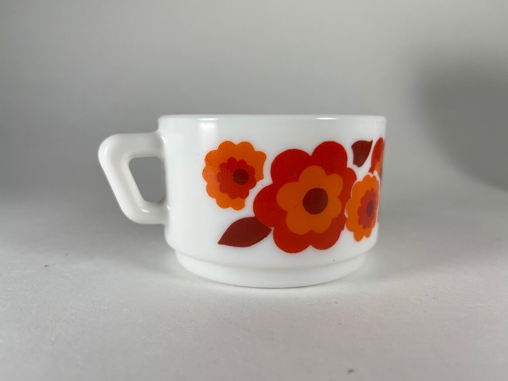 Arcopal cups 7 lotus french vintage 1970