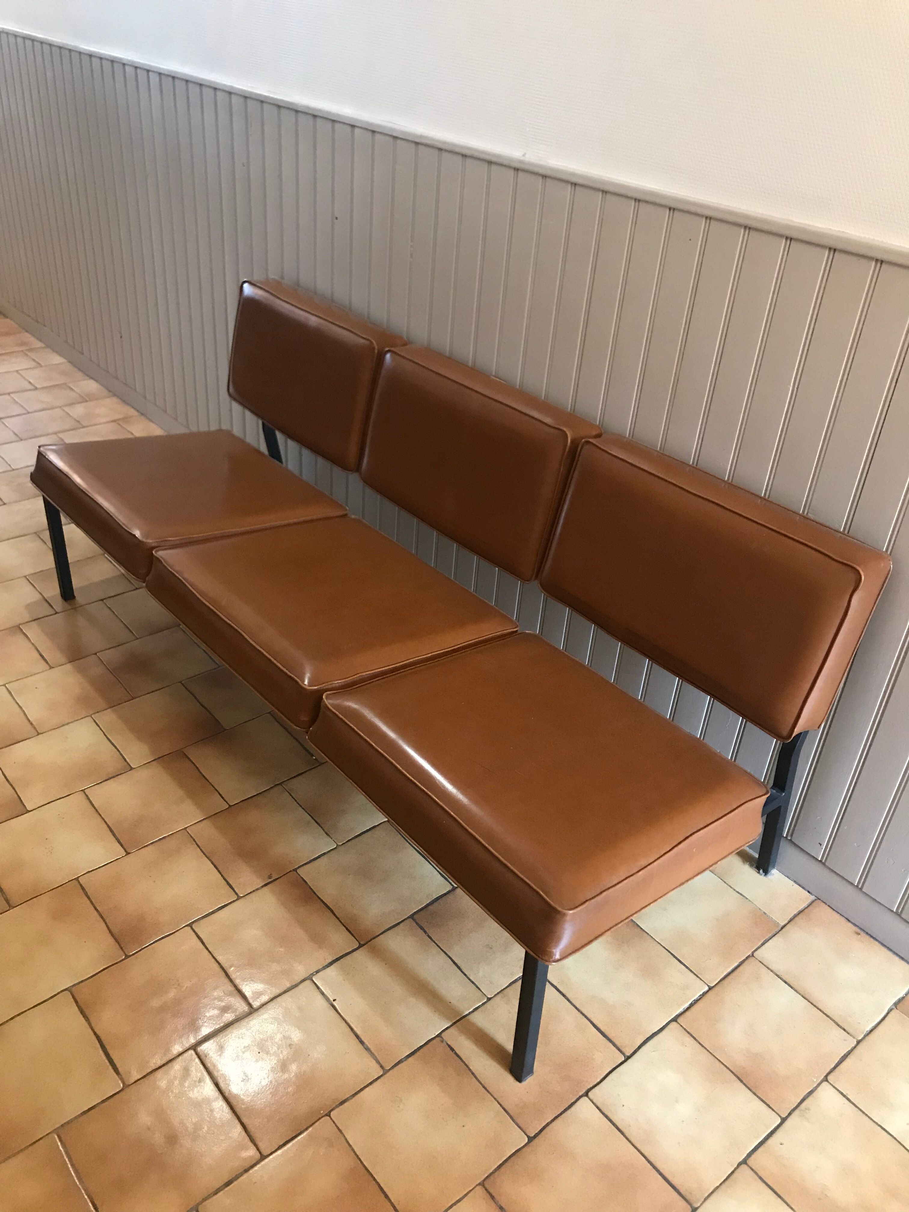 Leatherette seat 50