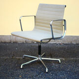 Charles Eames Chair
