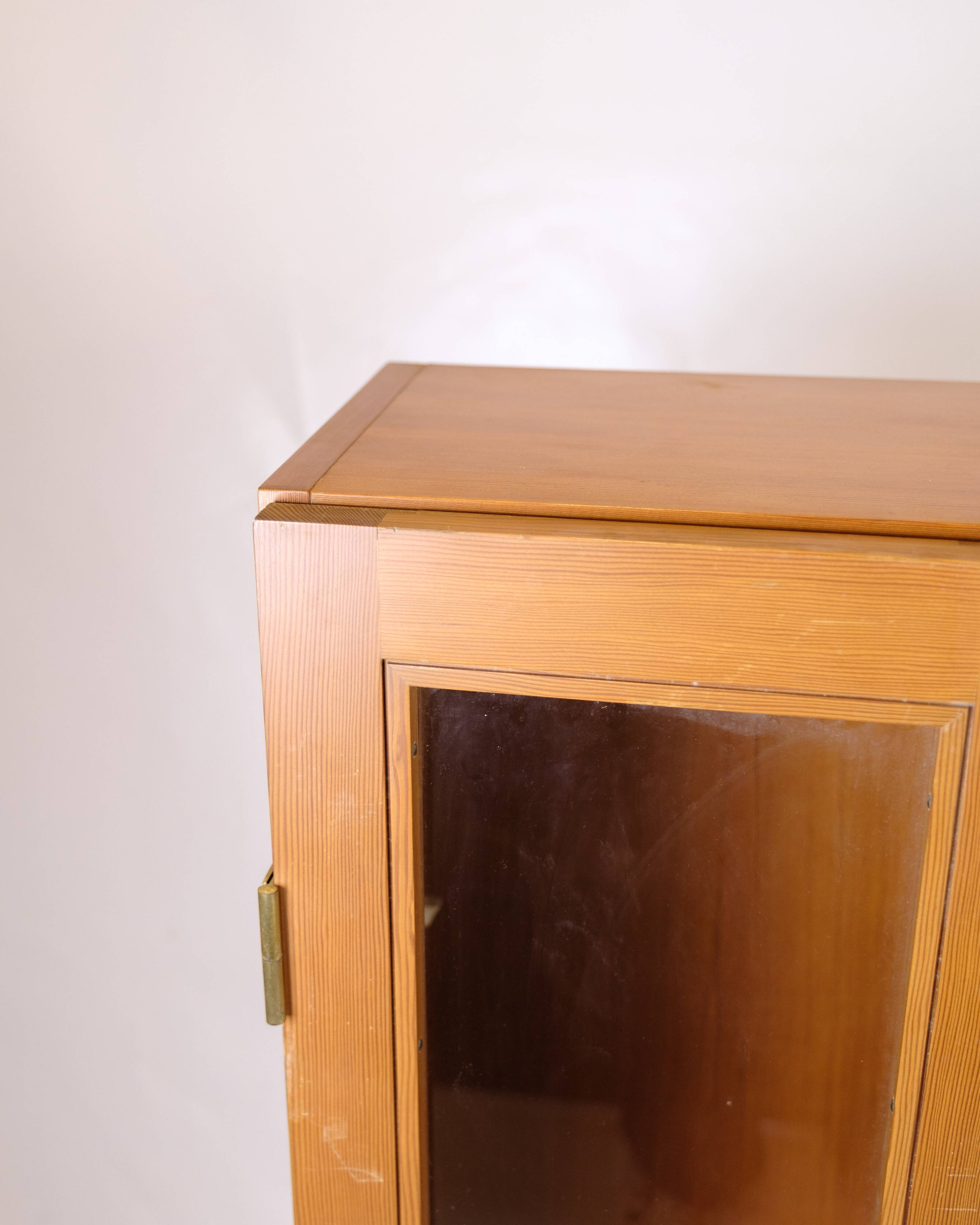 Set of two display cabinets - Oregon pine - Danish design - 1960s