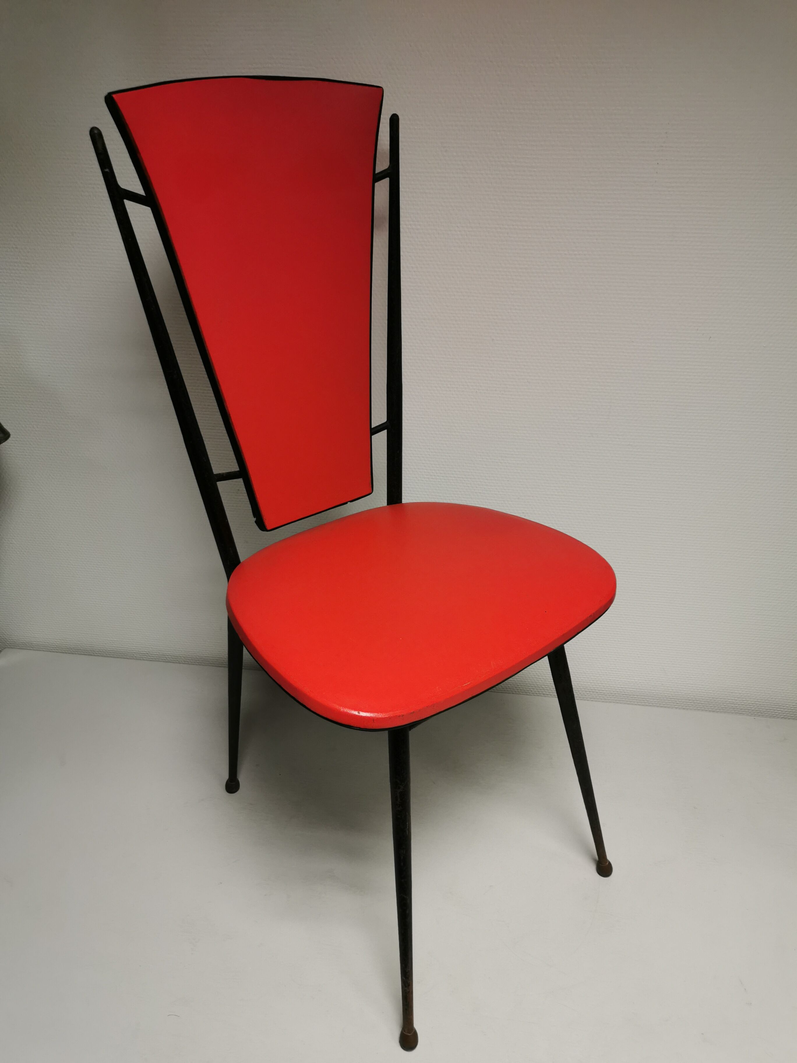 series of 6 Vintage red chairs design COLETTE GUEDEN 60s