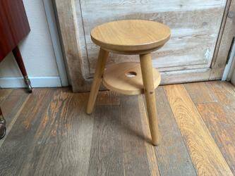 Tabouret bas en bois