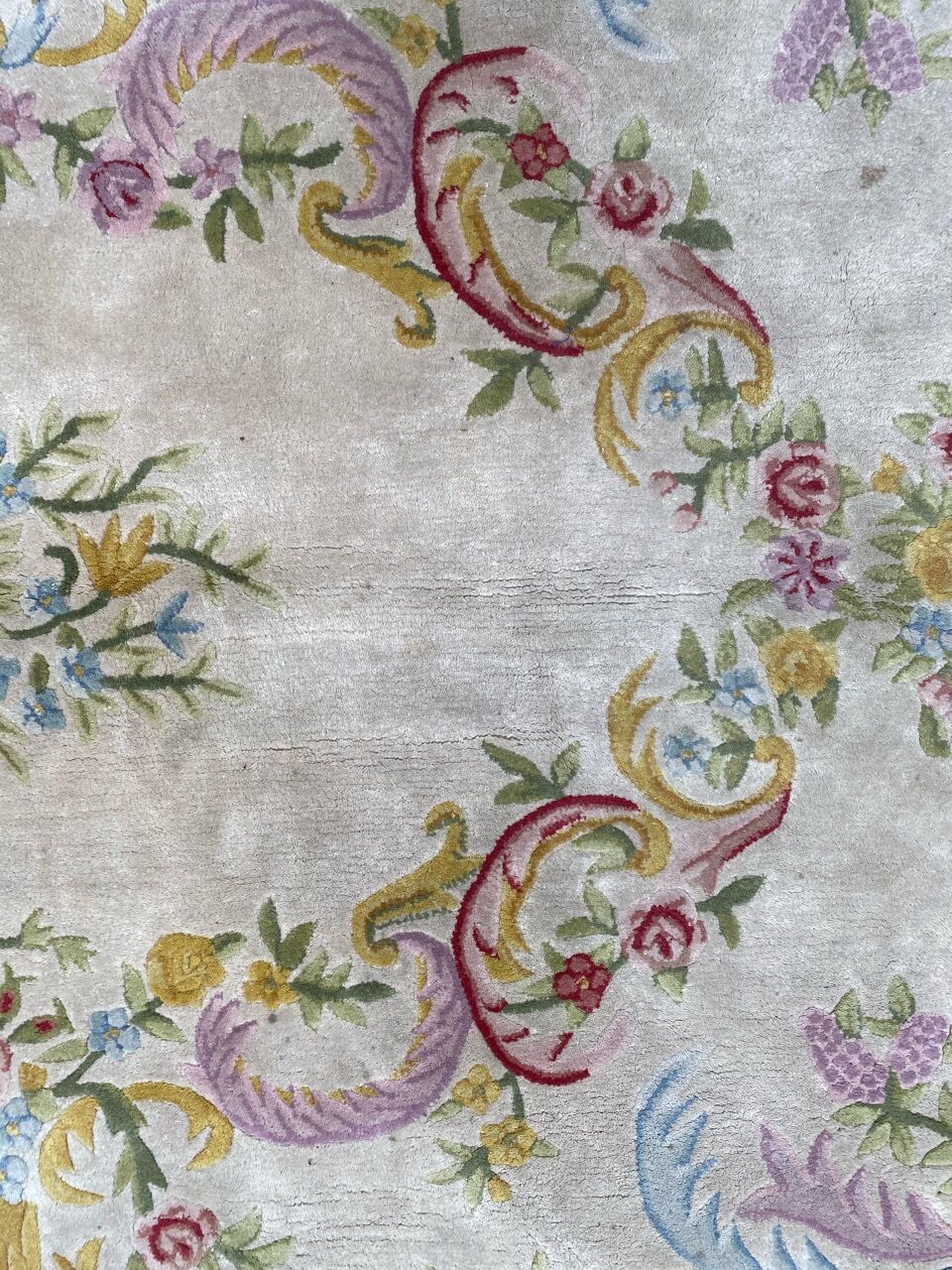 Vintage soapy style rug or Aubusson Tufté hand 170x235 cm