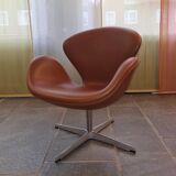 Swan armchair Arne Jacobsen edition Fritz Hansen brown leather