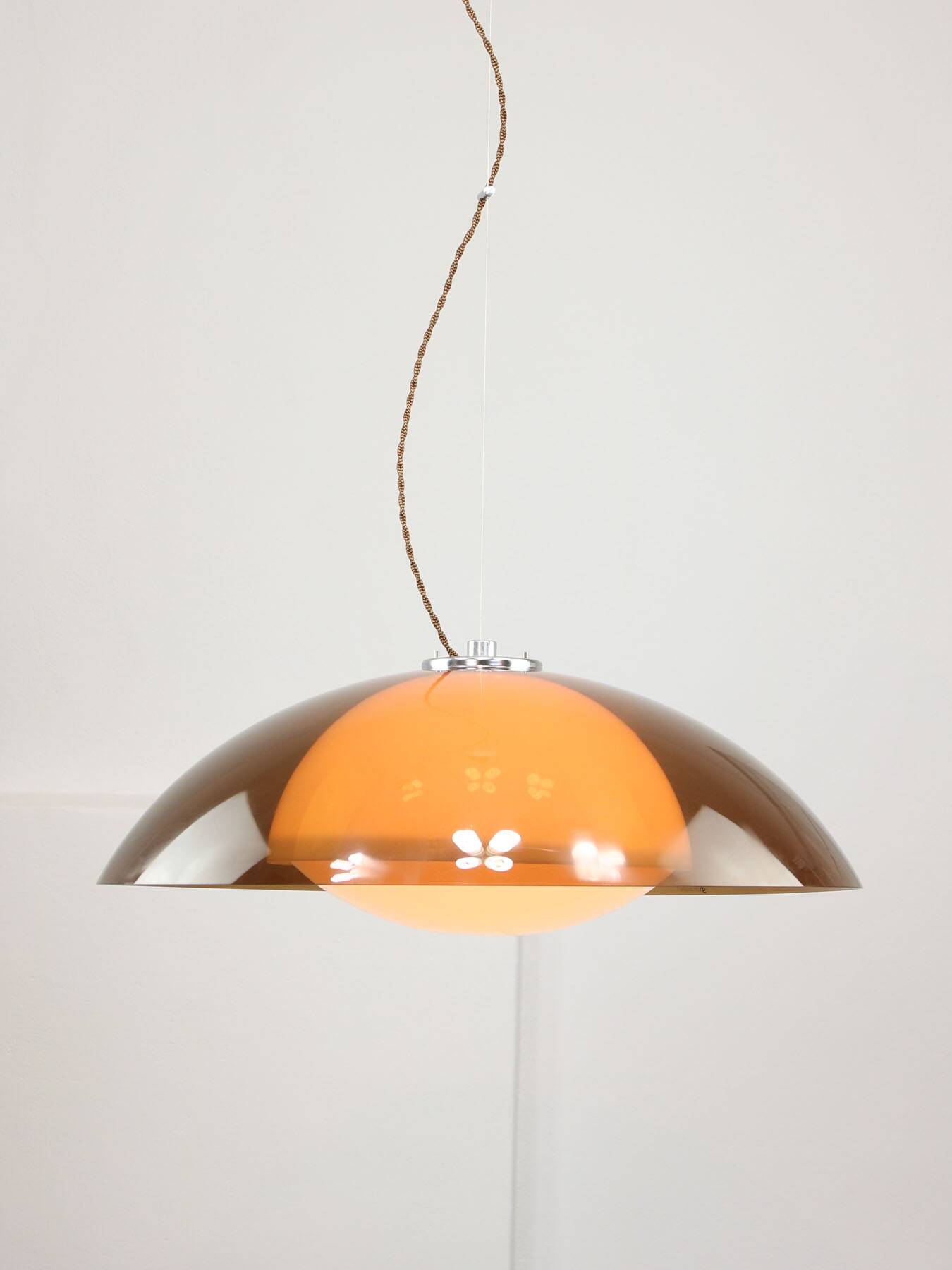 Lampe Space Age en forme d'ovni marron rare de Guzzini, années 1970