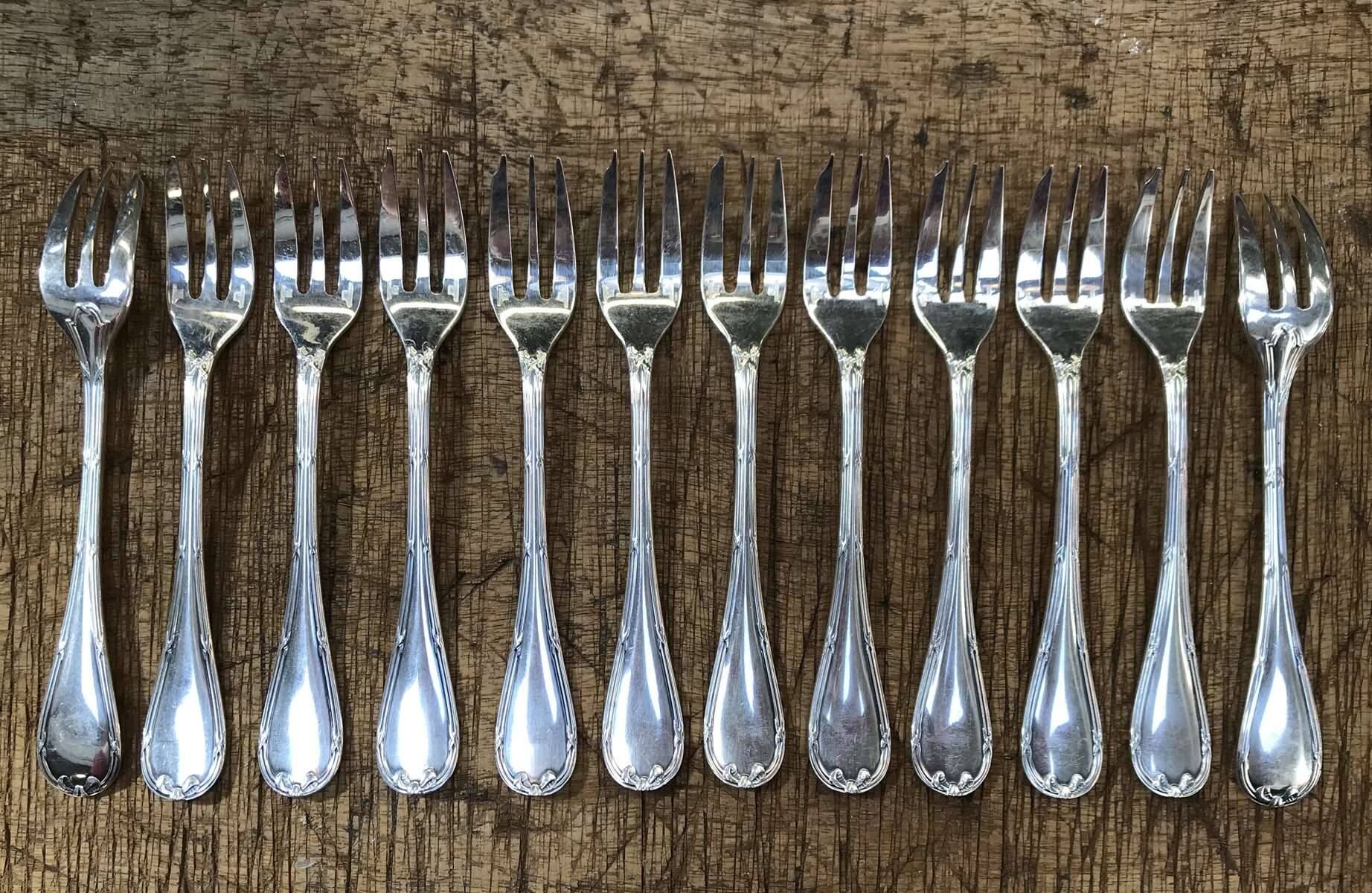Set of 12 silver-plated cake forks from Christofle, Rubans model