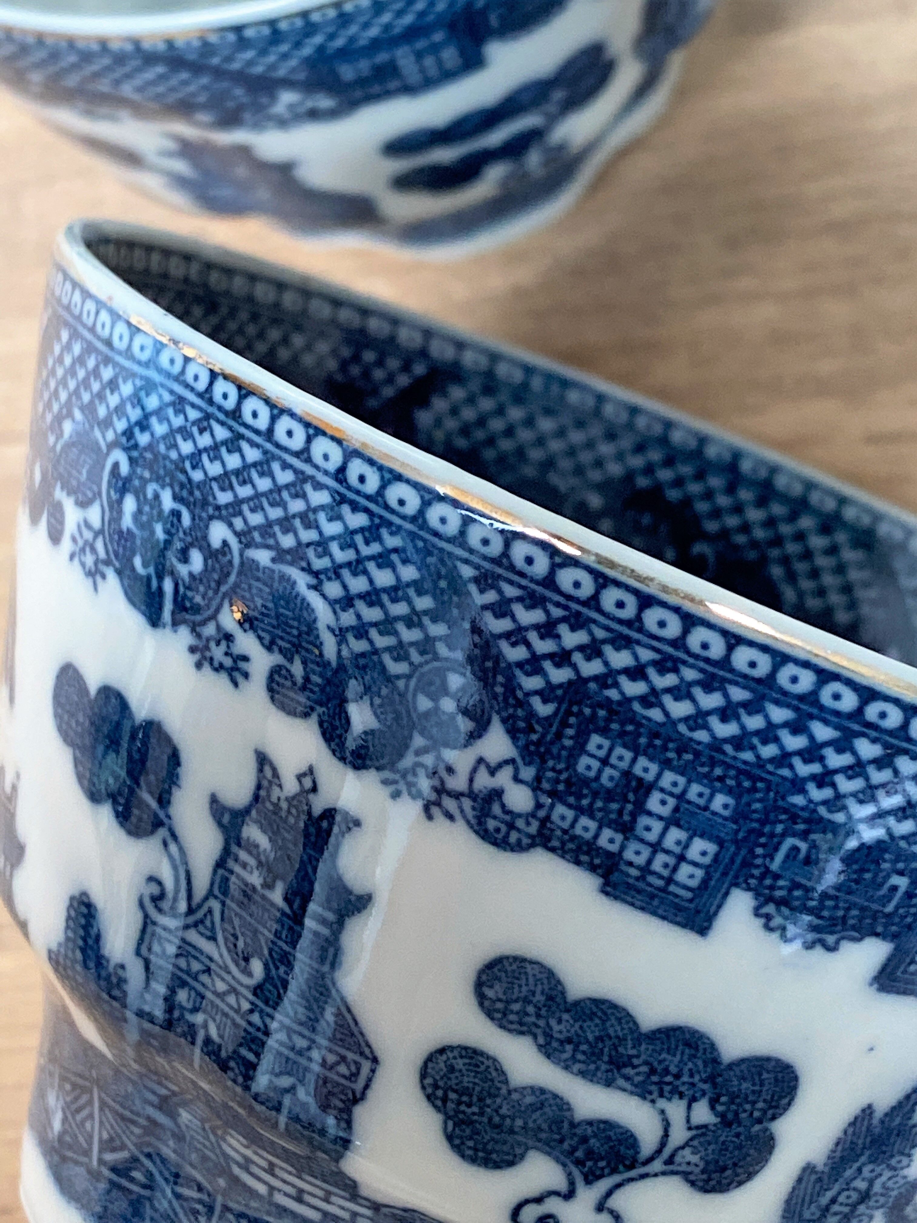 2 fine porcelain cups