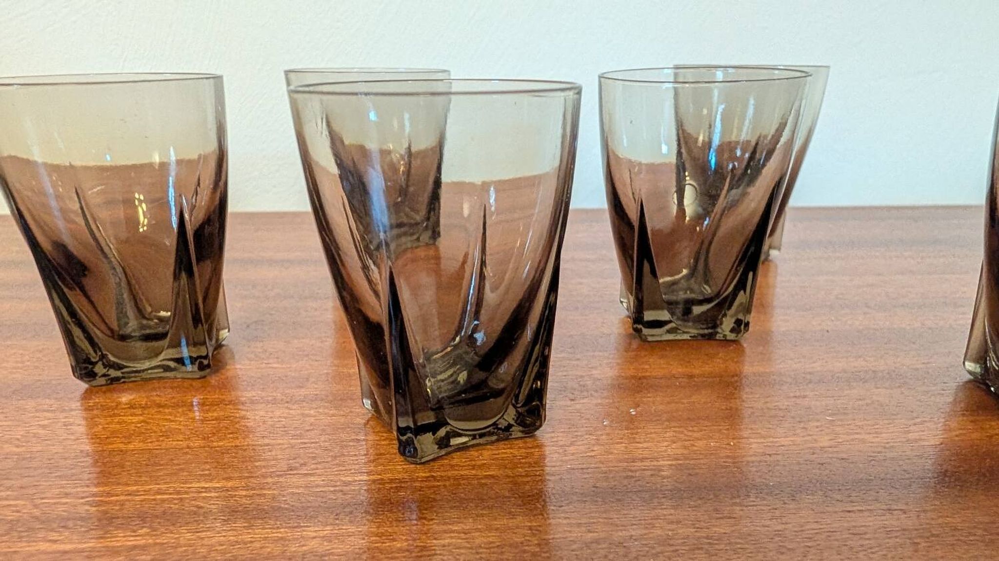 verres digestif fumé années 70 base carrée