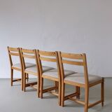 Quatre chaises rustiques en pin sculpté | Suède | Années 1950