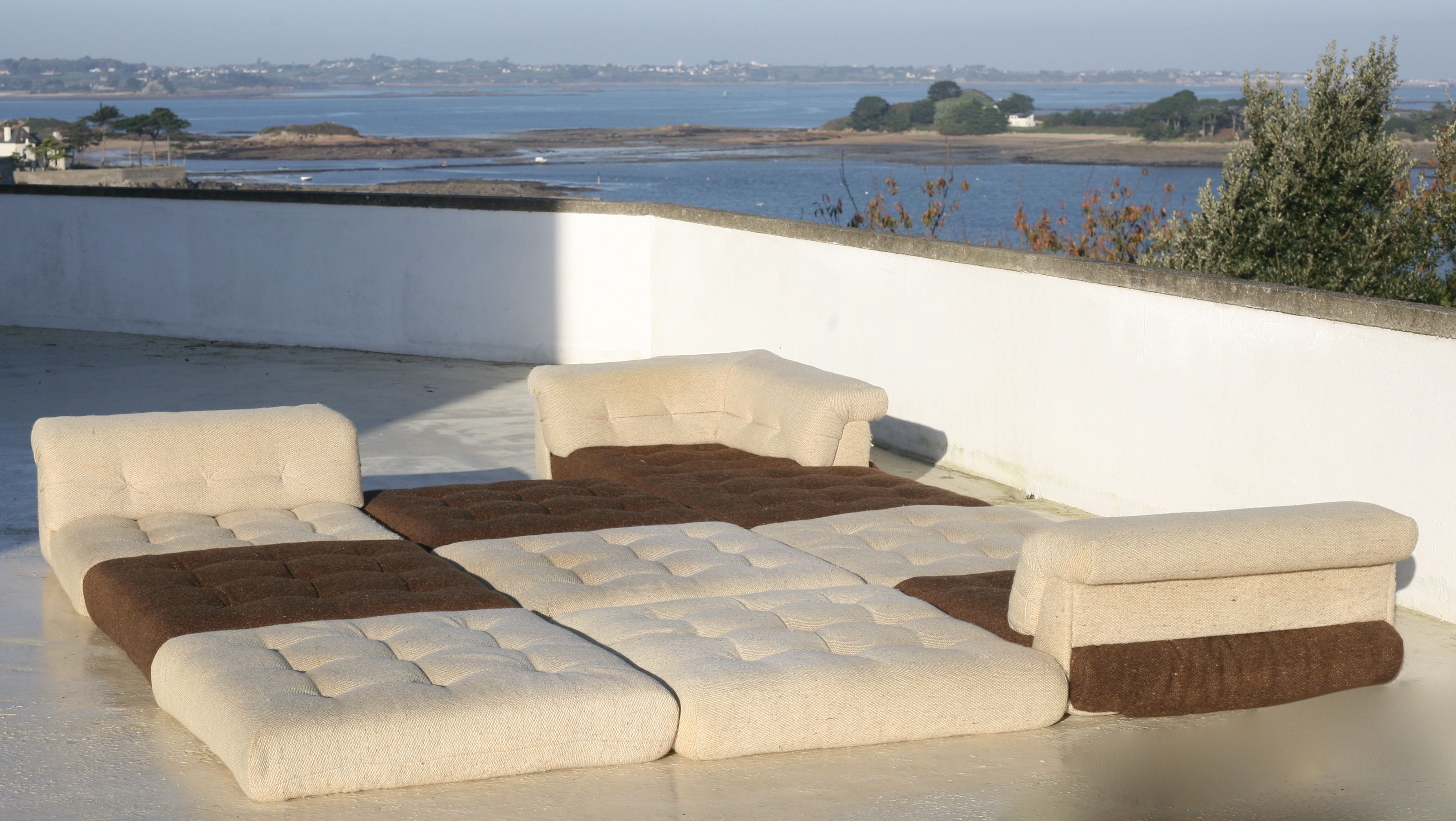 Modular sofa Mah Jong, Hans Hopfer, France, 1971. Roche Bobois Edition.