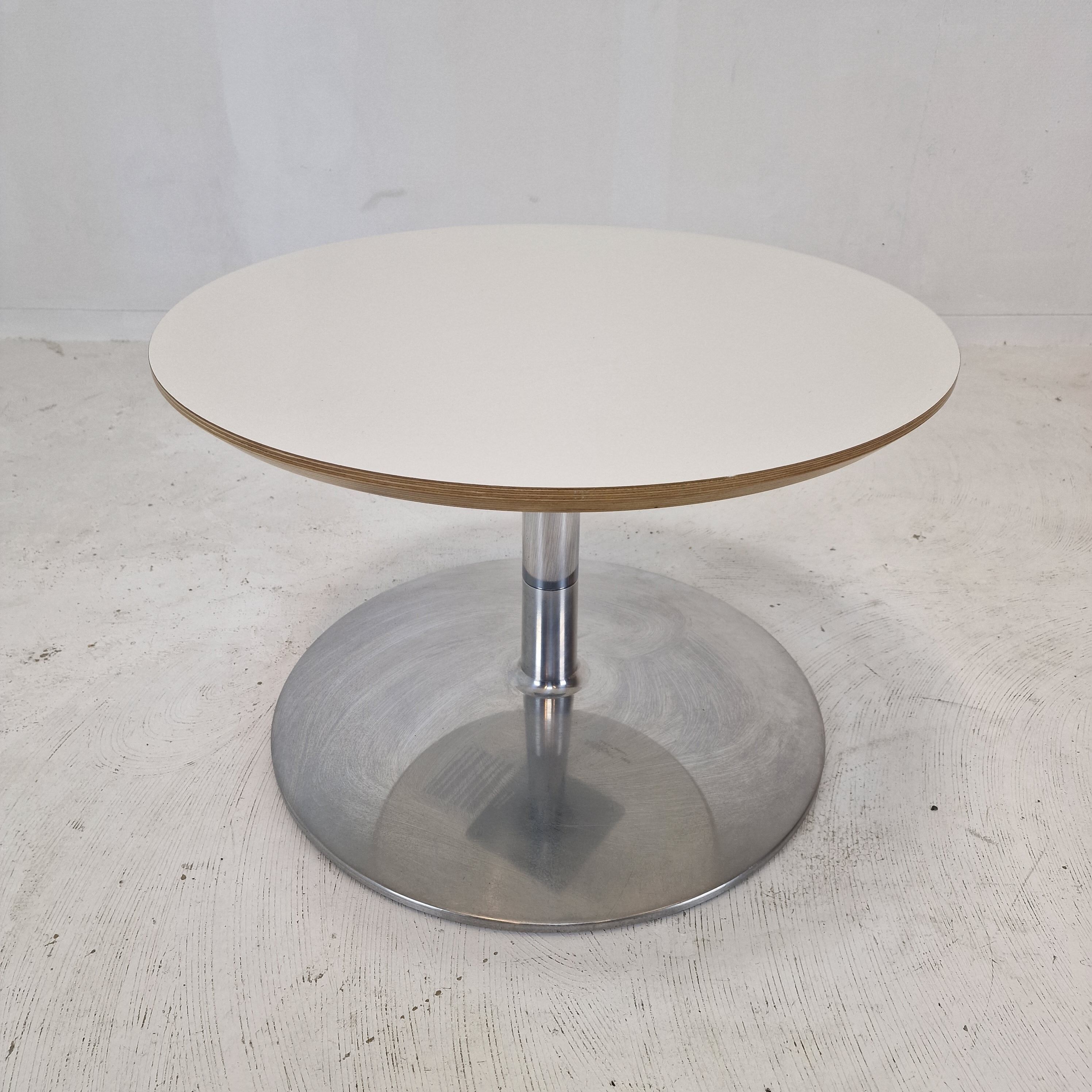 Round coffee table by Heoffrey Harcourt for Artifort