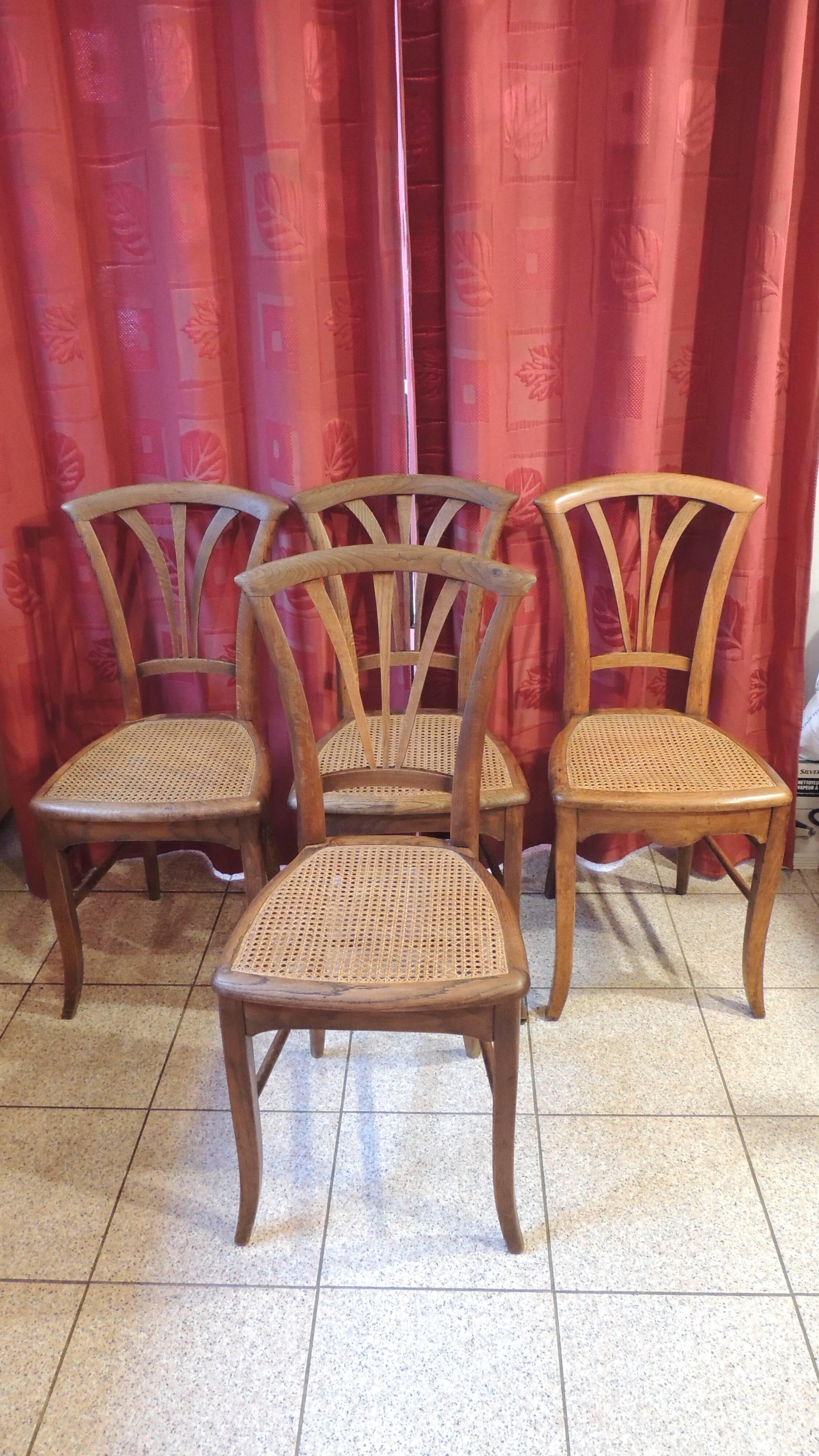 Set of four wooden chairs and canage / vintage seat