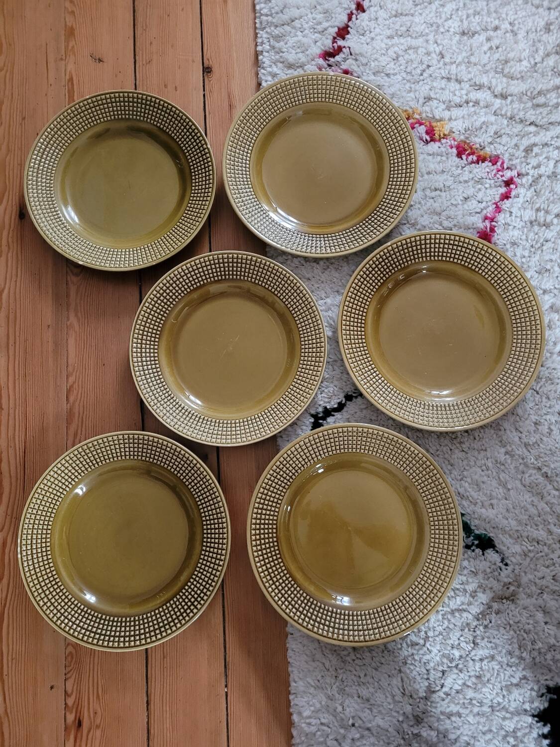 Set of 6 Niderviller flat plates