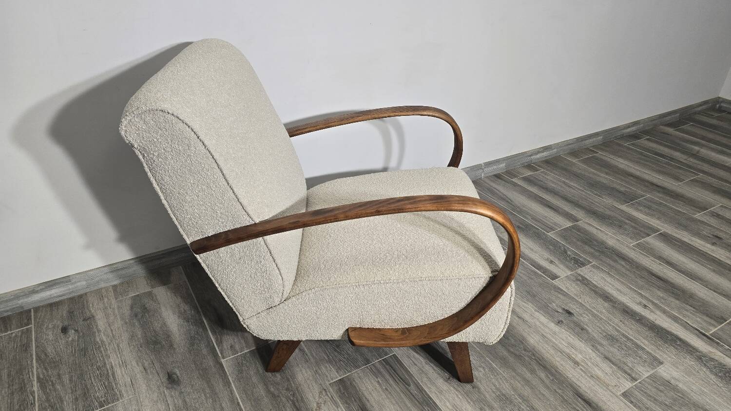 Art Deco Lounge Chair by Jindrich Halabala