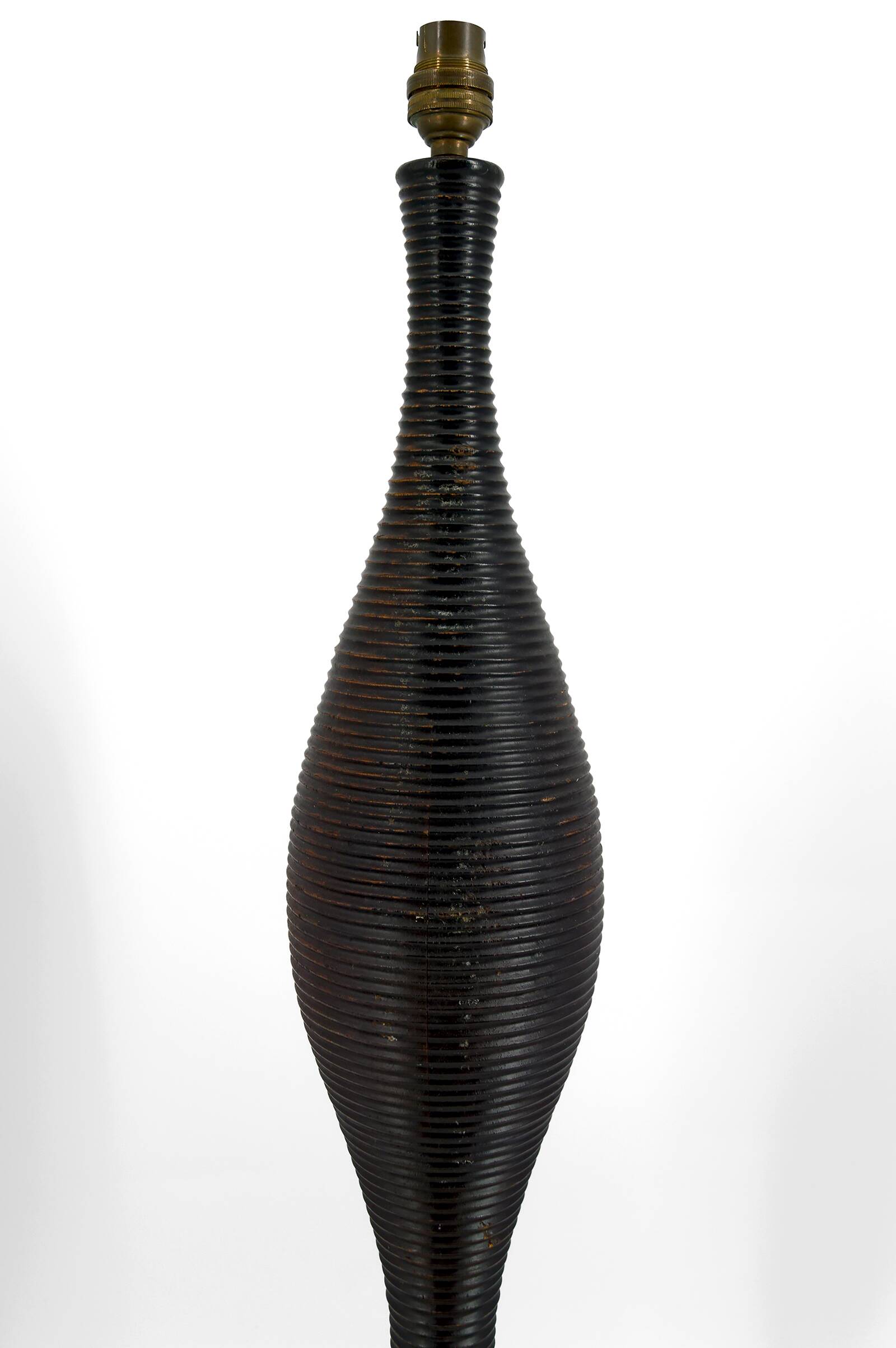 Important brutalist / Africanist lamp in wood – 1950s-1960s