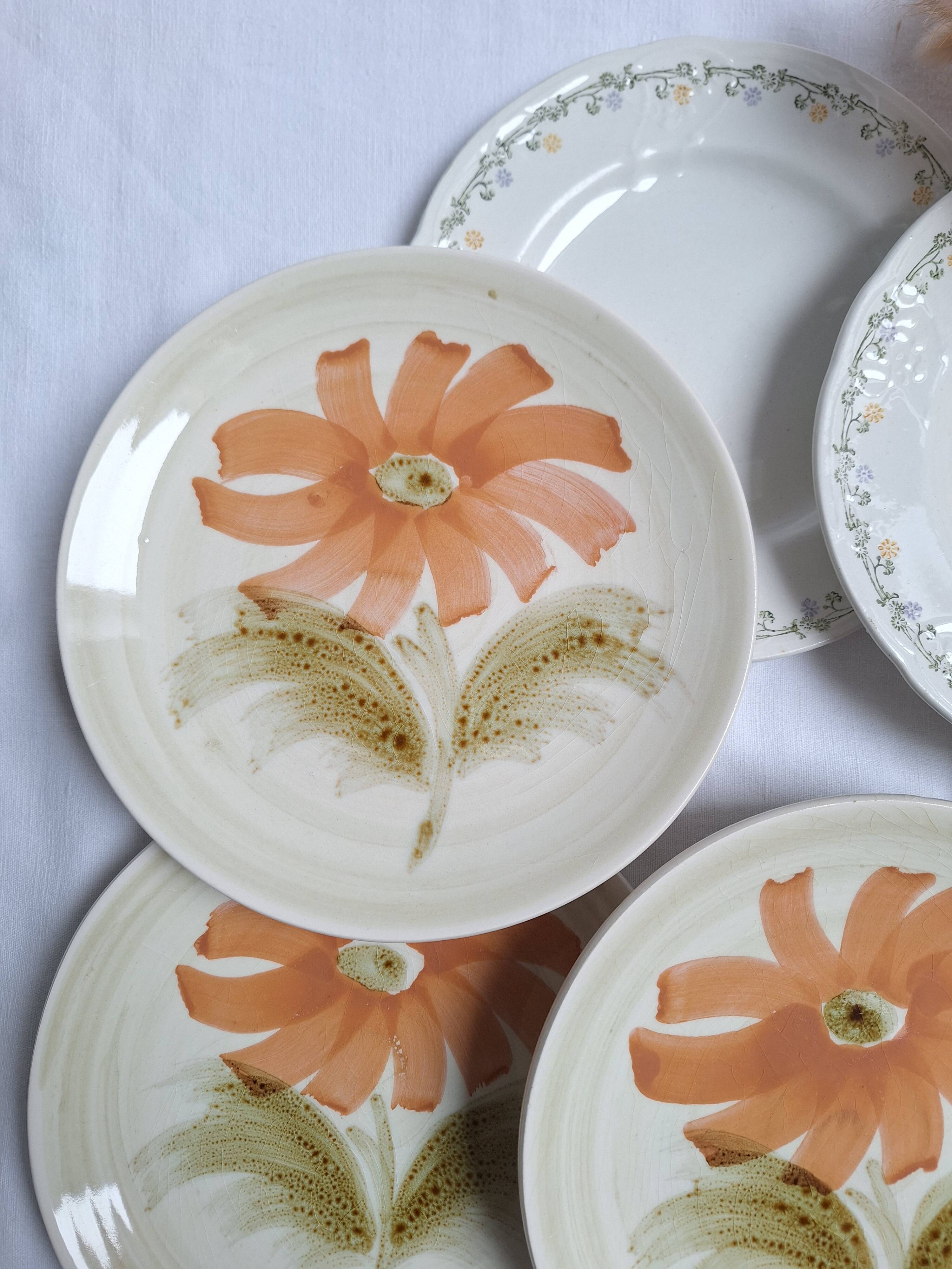 Assiettes à dessert Longwy et St Amand décore de fleurs