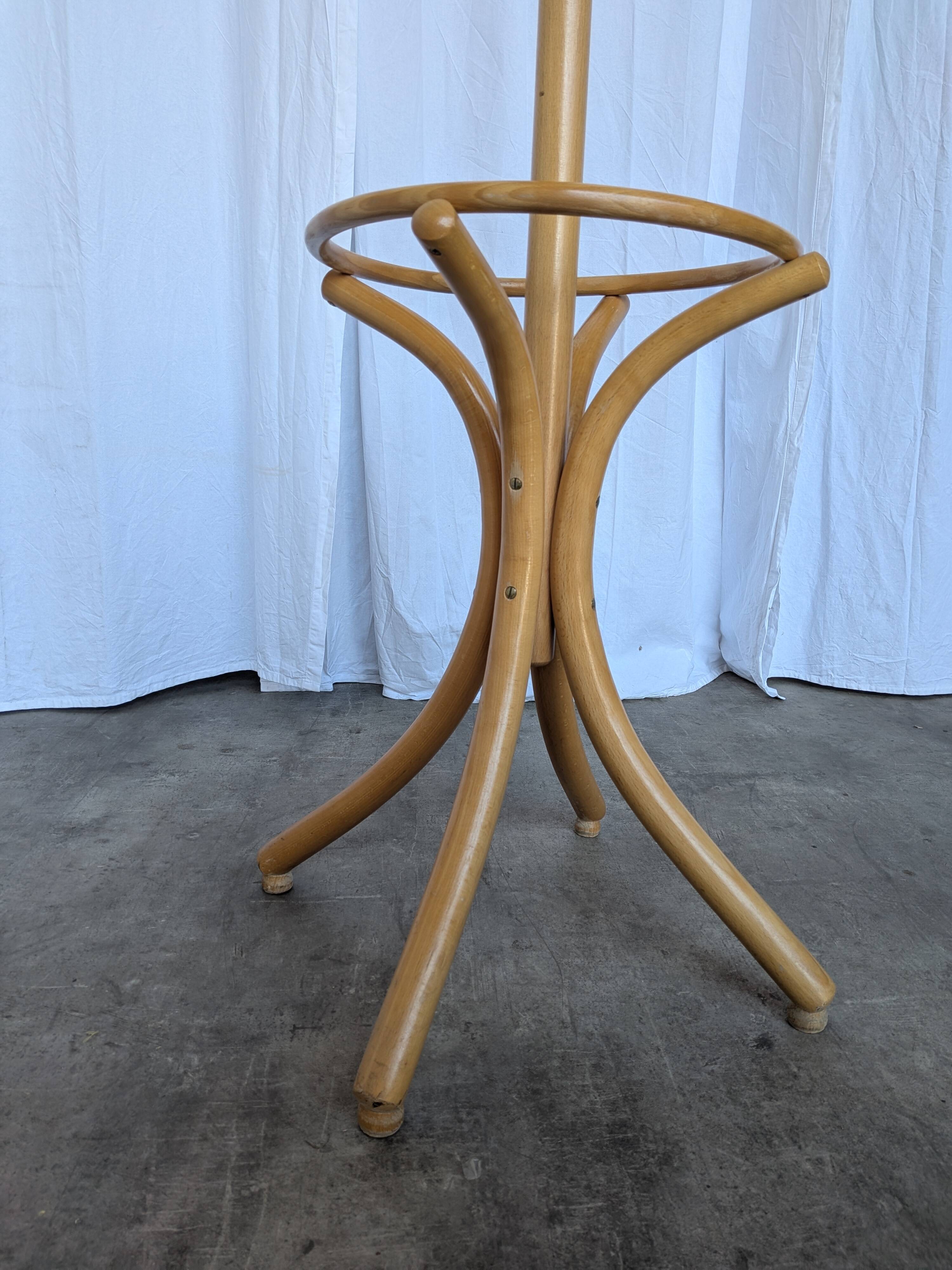 Porte-manteau en bois cintré vintage dans le style Thonet, porte-manteau des années 50