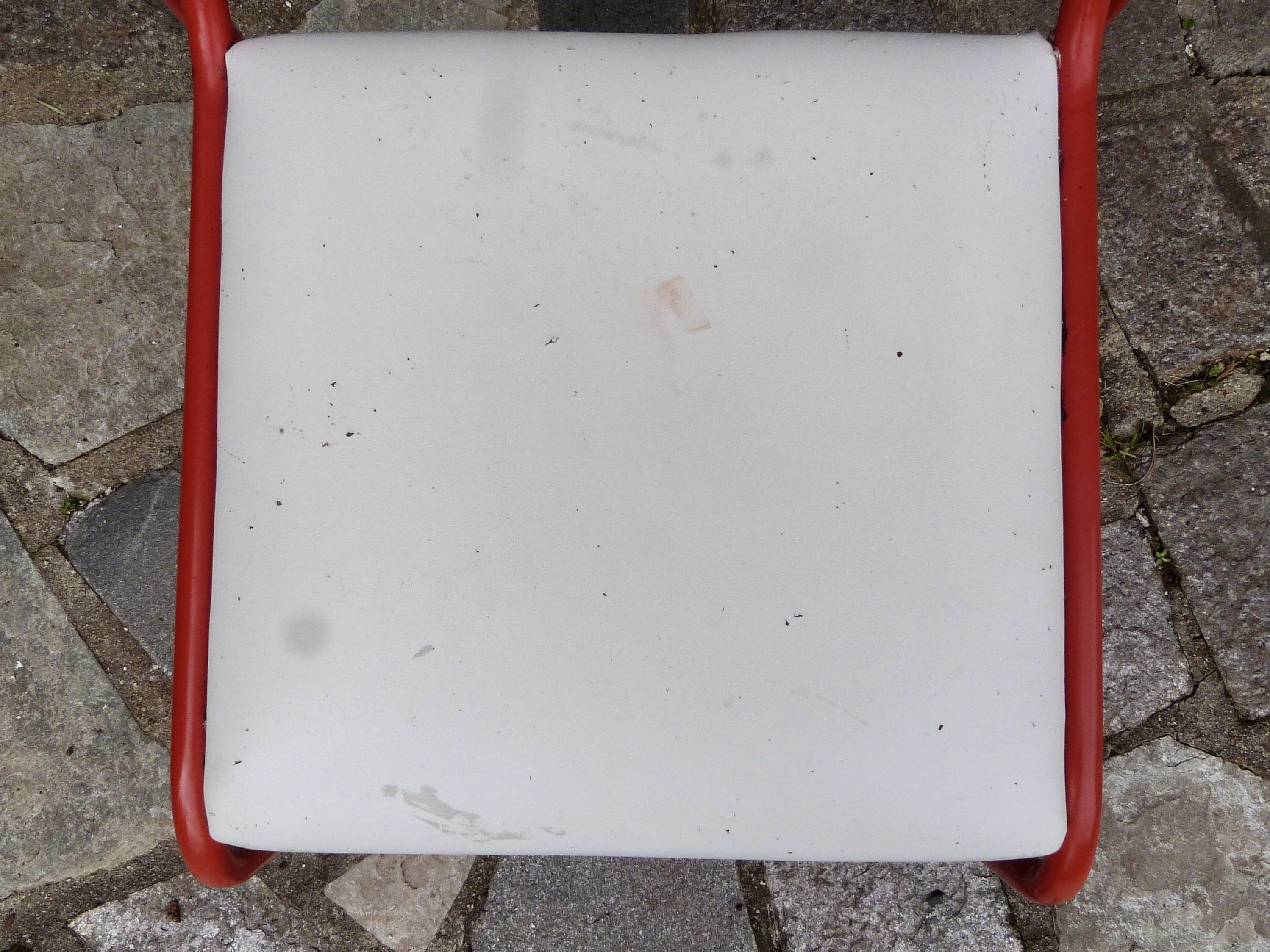 Tubular red metal chair, 70s