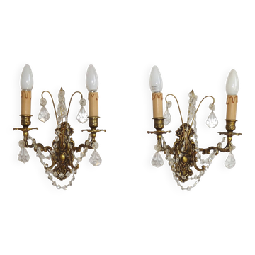 Paire d'appliques murales double en bronze avec guirlandes de perles en verre de style Baroque, France