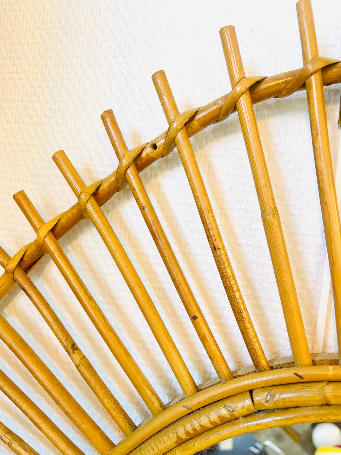 Vintage sun mirror in rattan – 60s/70s