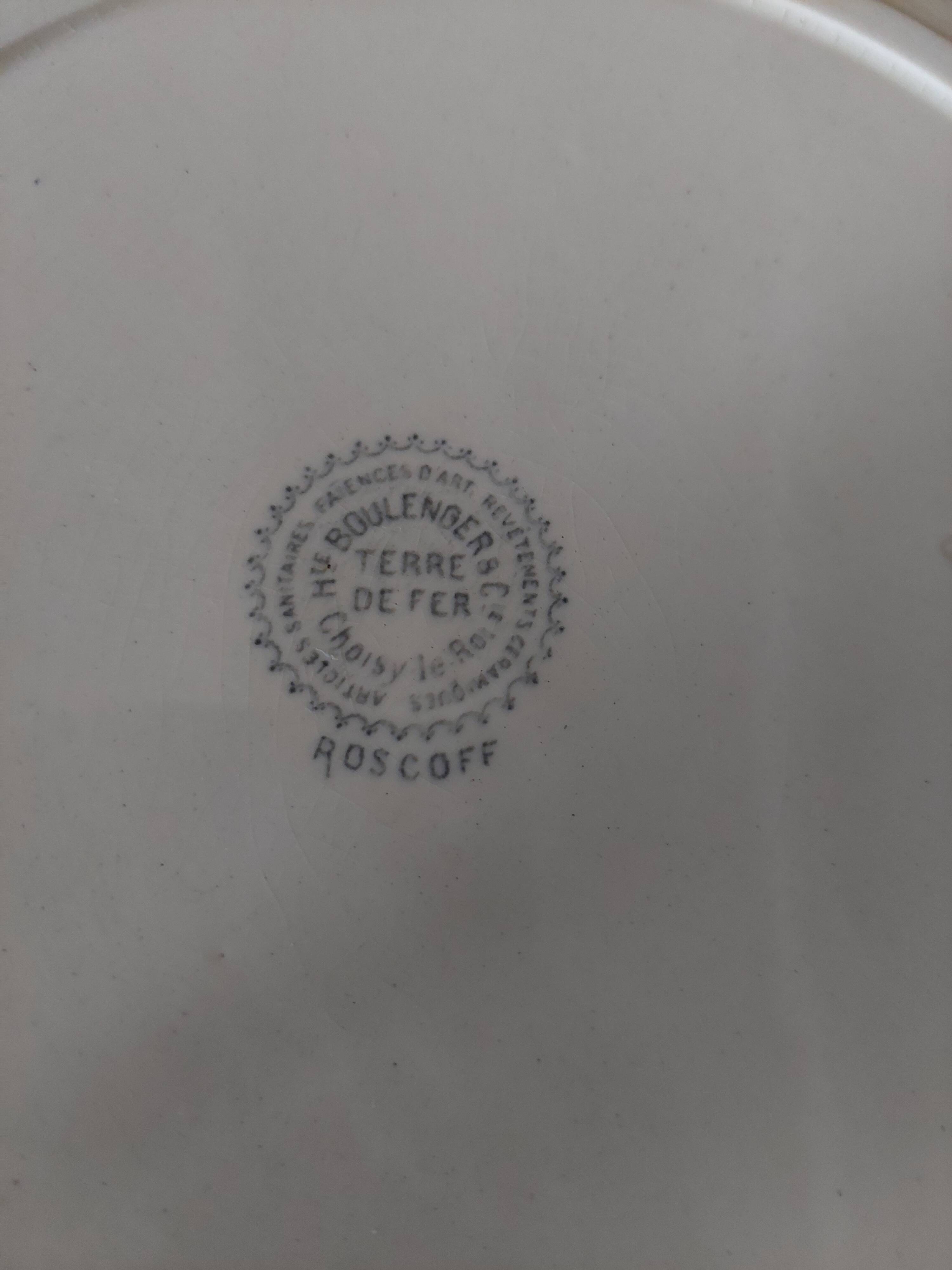 Round serving dish iron earth Ht Boulenger & Cie Choisy le Roi decor Roscoff