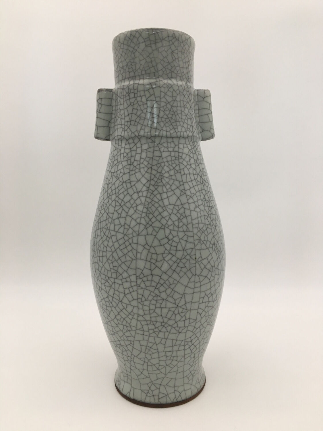 Gray vase HU shape cracked ceramic China
