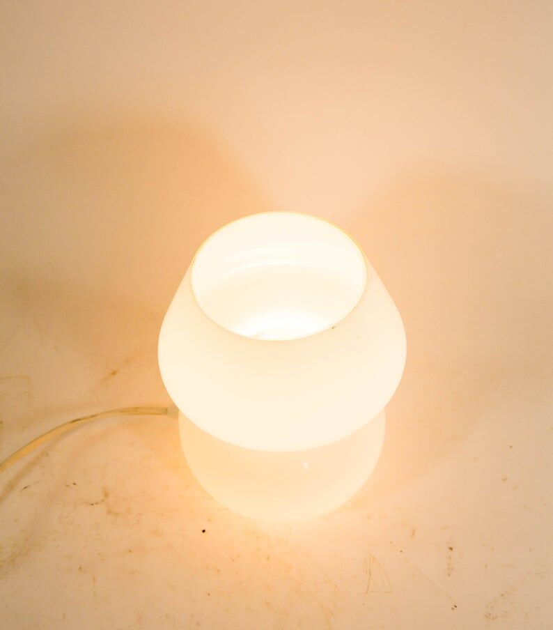 Classic mushroom lamp opaline glass white 80s