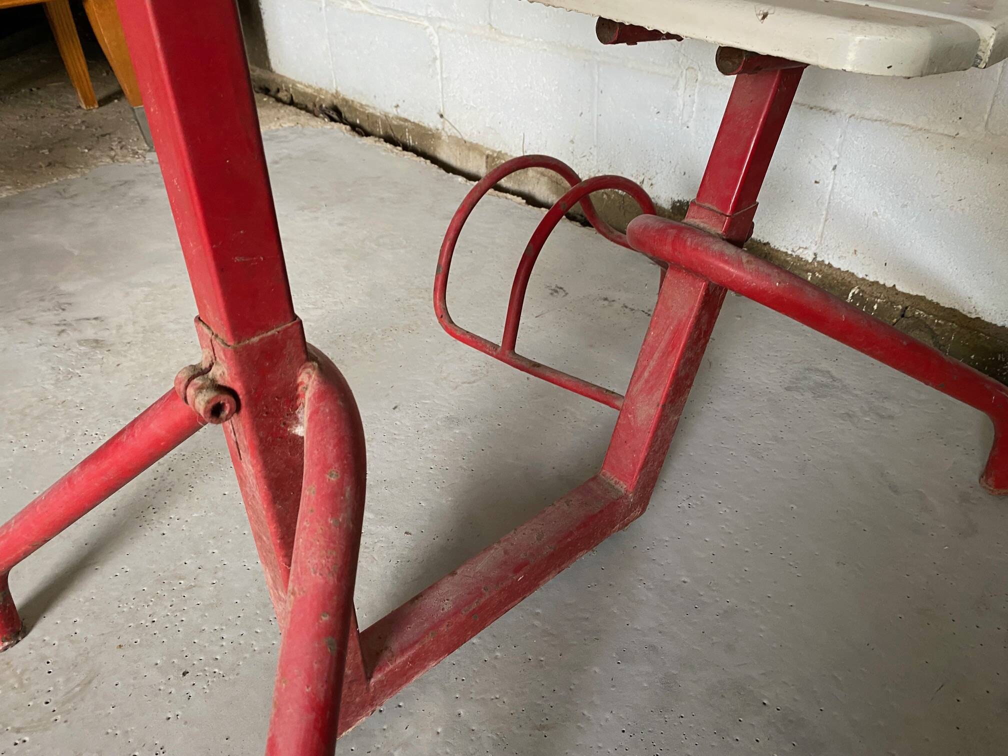 Bureau enfant acier et bois 1950