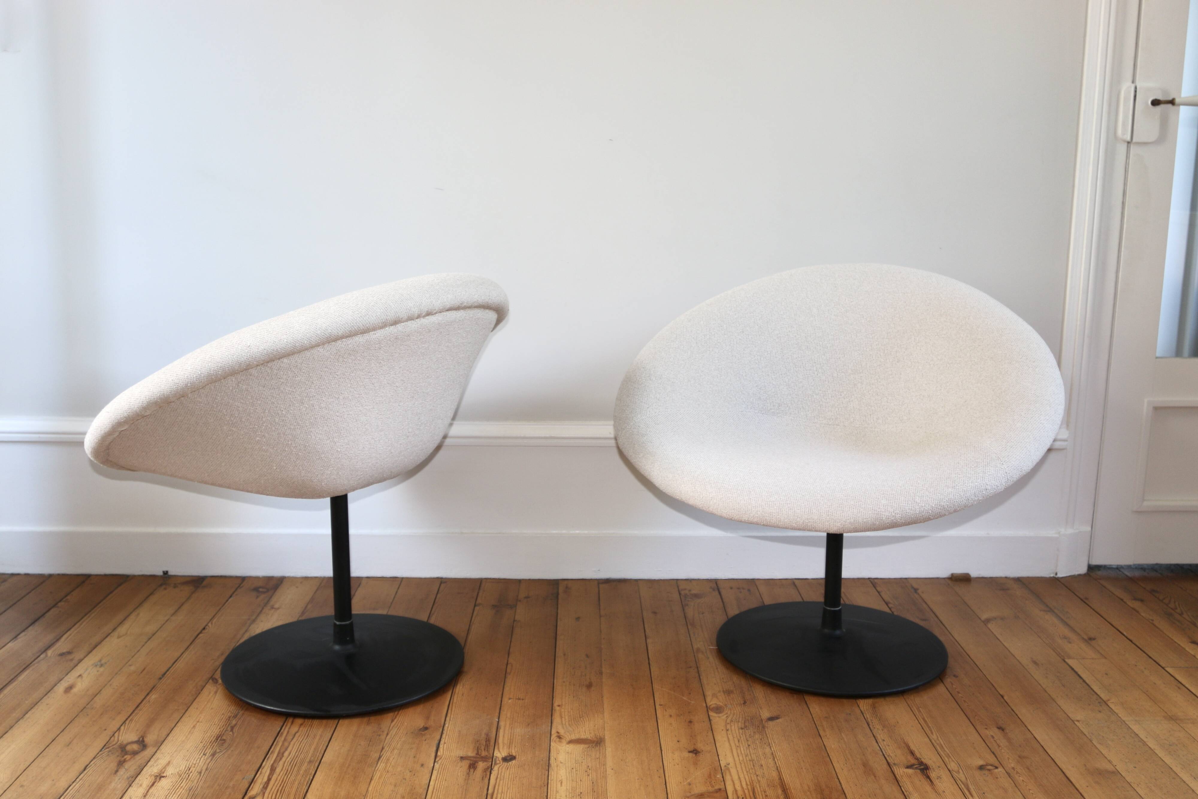 Vintage Globe armchairs Pierre Paulin, Artifort