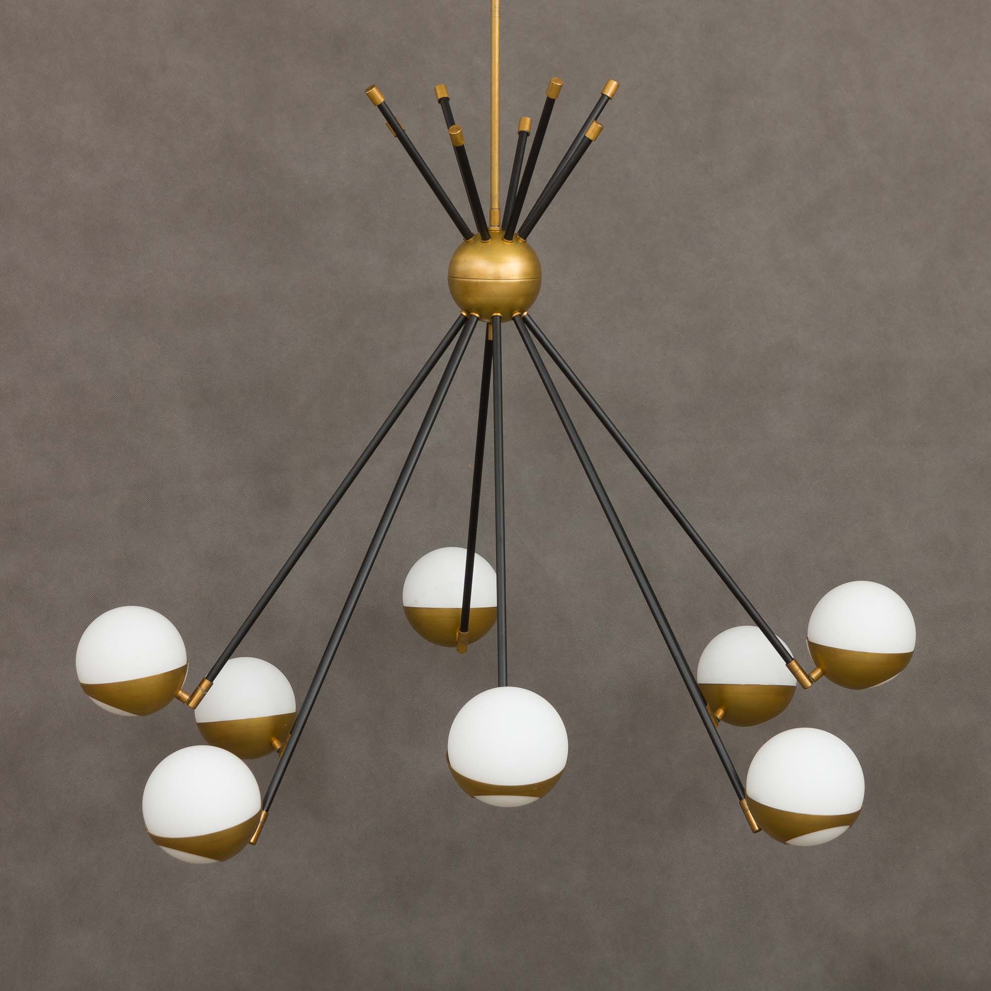 Italian brass chandelier with 8 light points