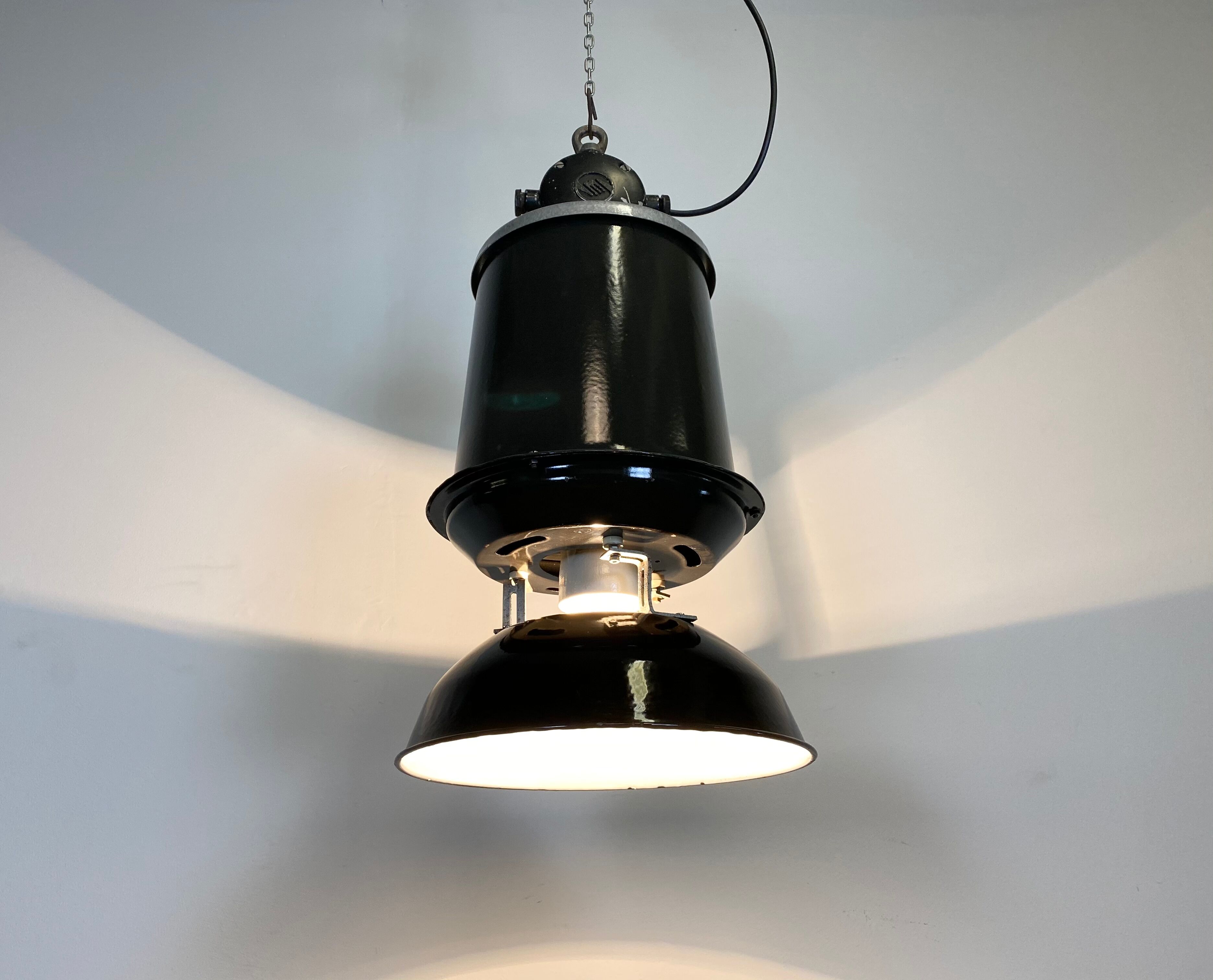 Industrial factory pendant lamp, 1960s