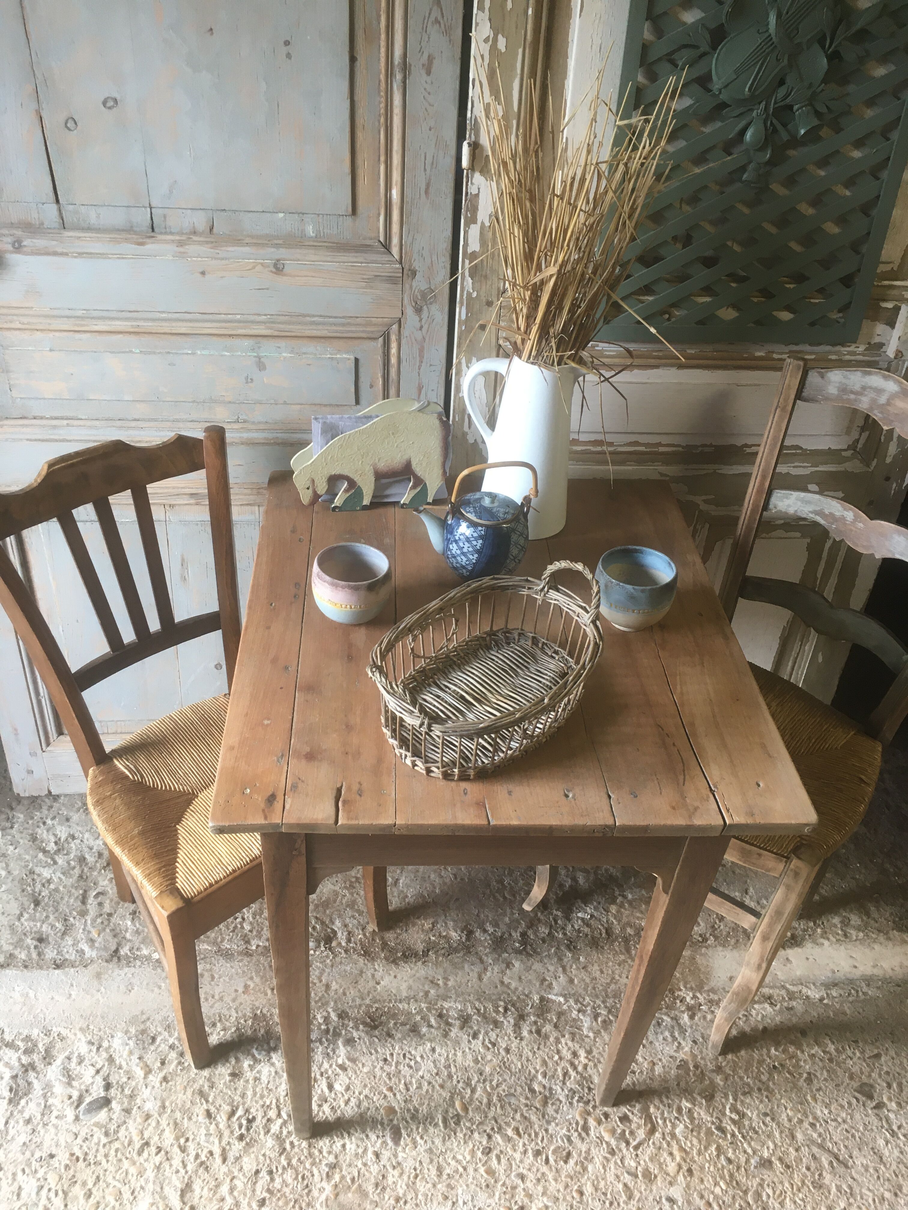 Farmhouse table