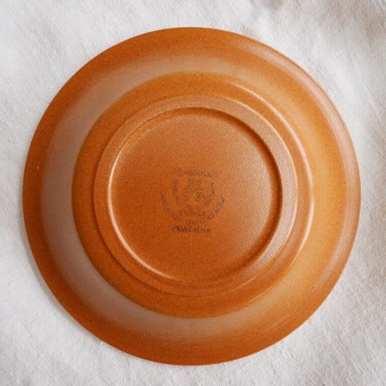 Lot 12 hollow plates in varnished sandstone, Cévennes model of Saint Amand