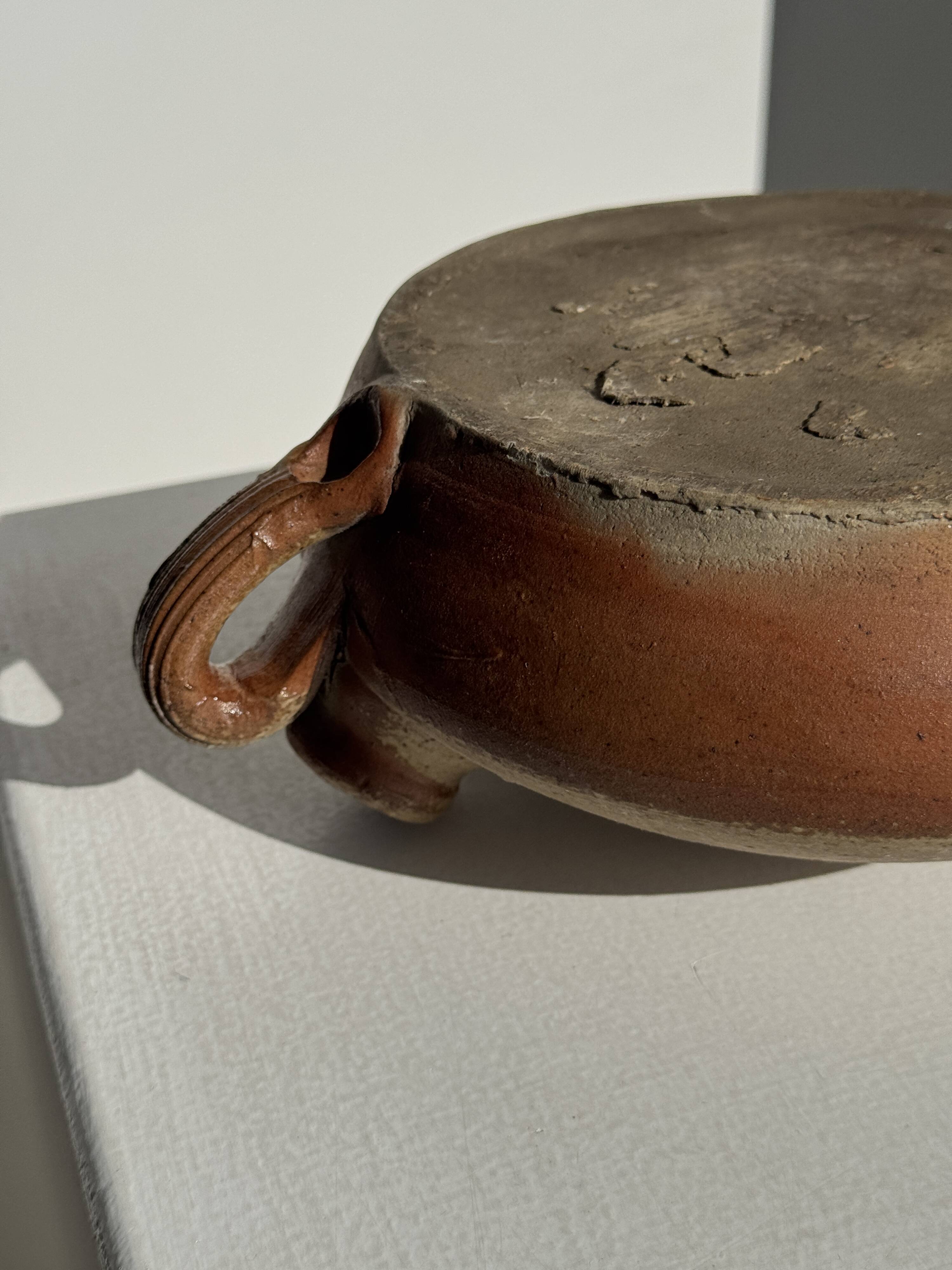Round flat jar in old stoneware D20