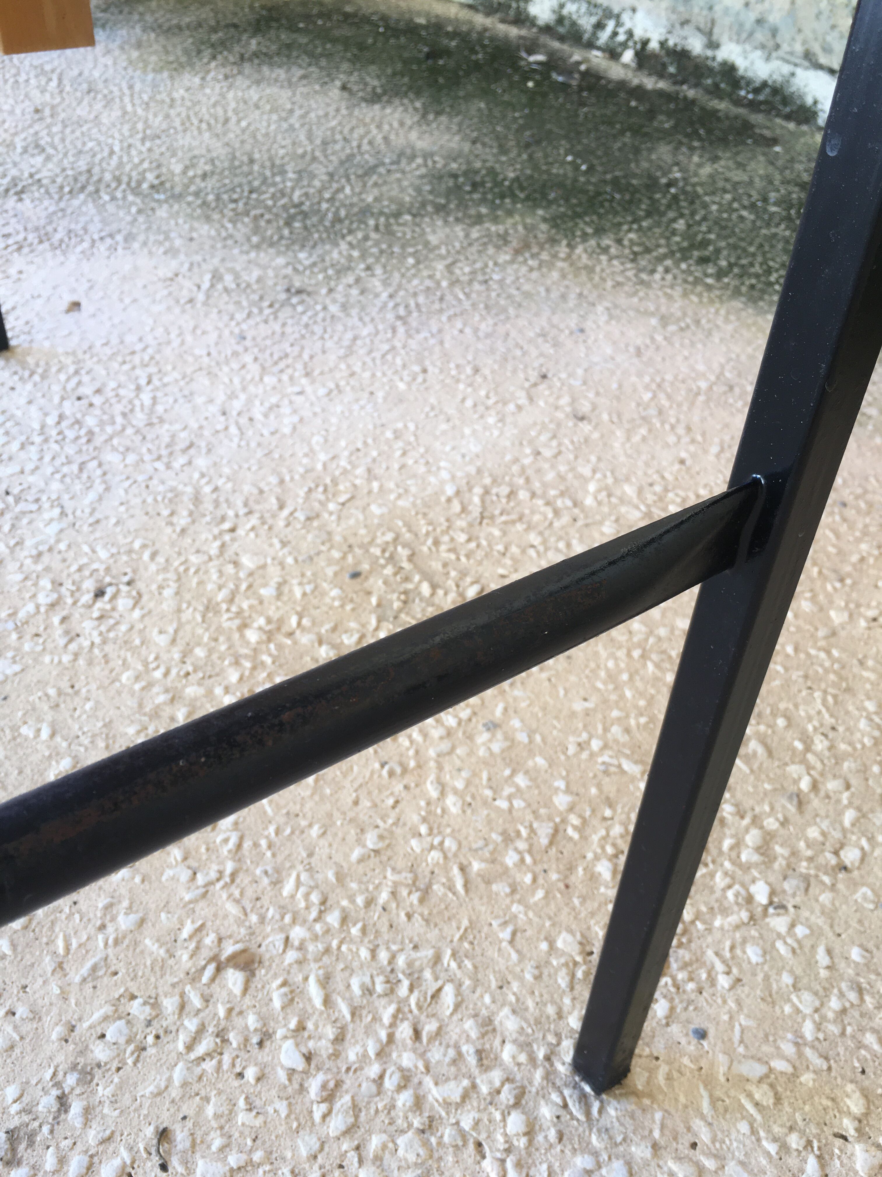 Desk with drawers and tubular metal feet