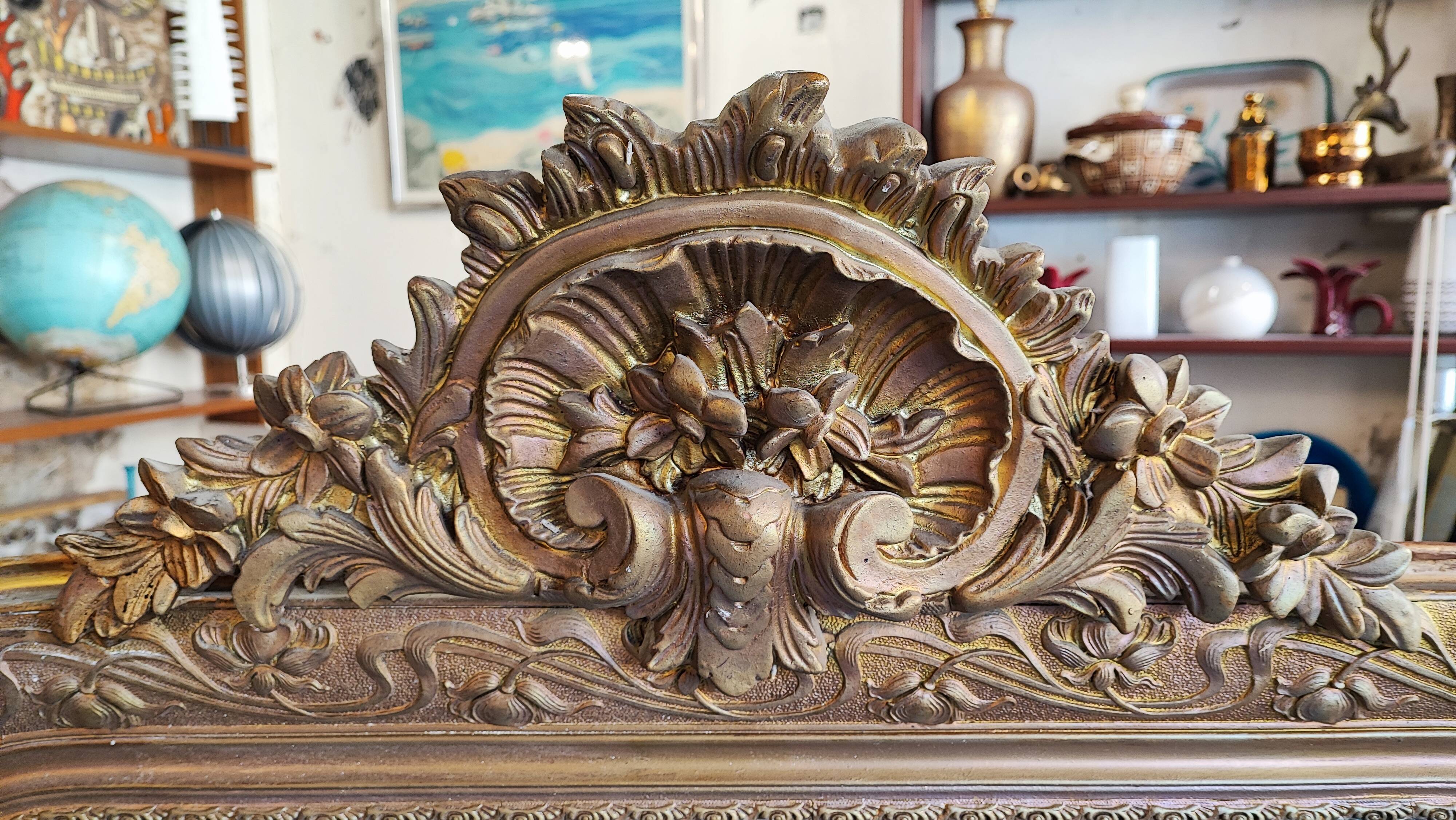 Large gilt mirror with pediment – Napoleon III period – 136 cm