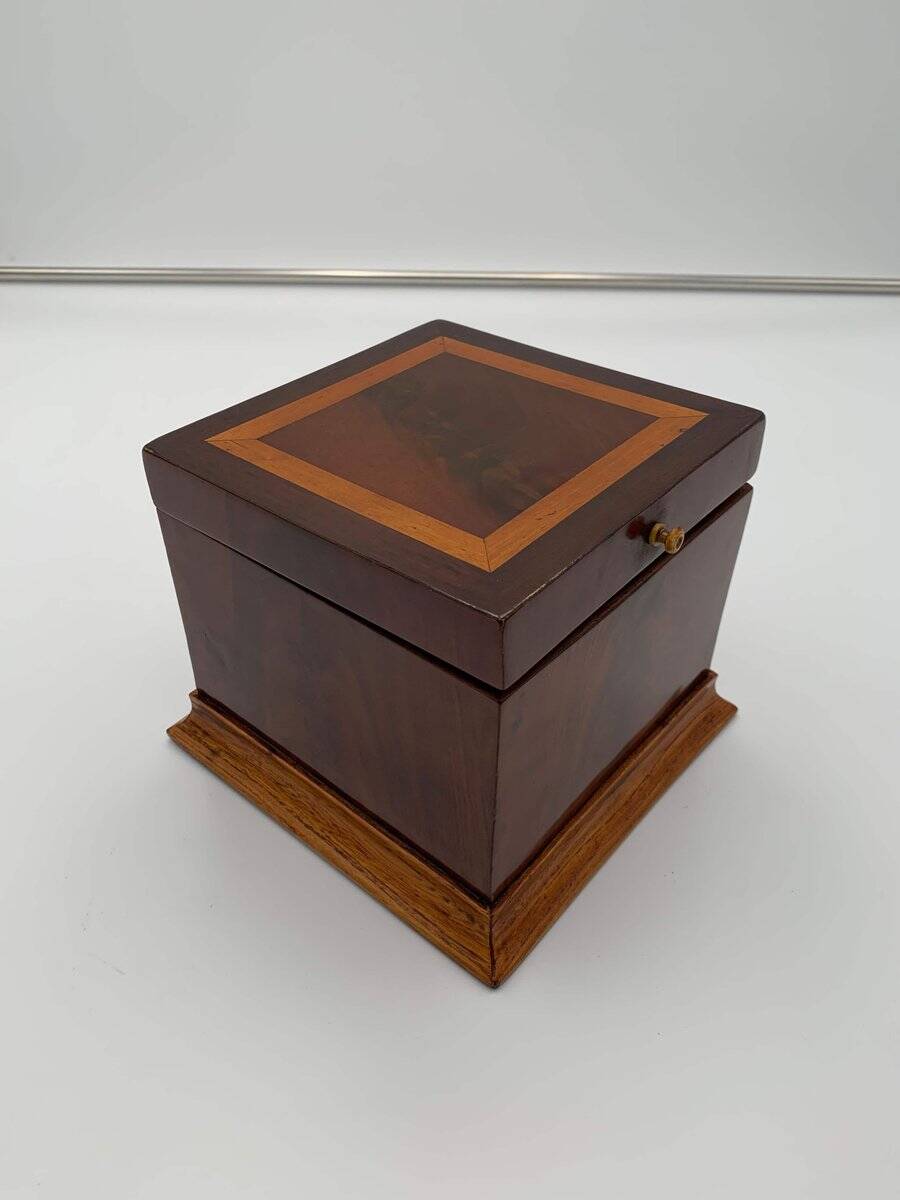 Cubic Biedermeier Box, Mahogany and Maple, Austria, circa 1840